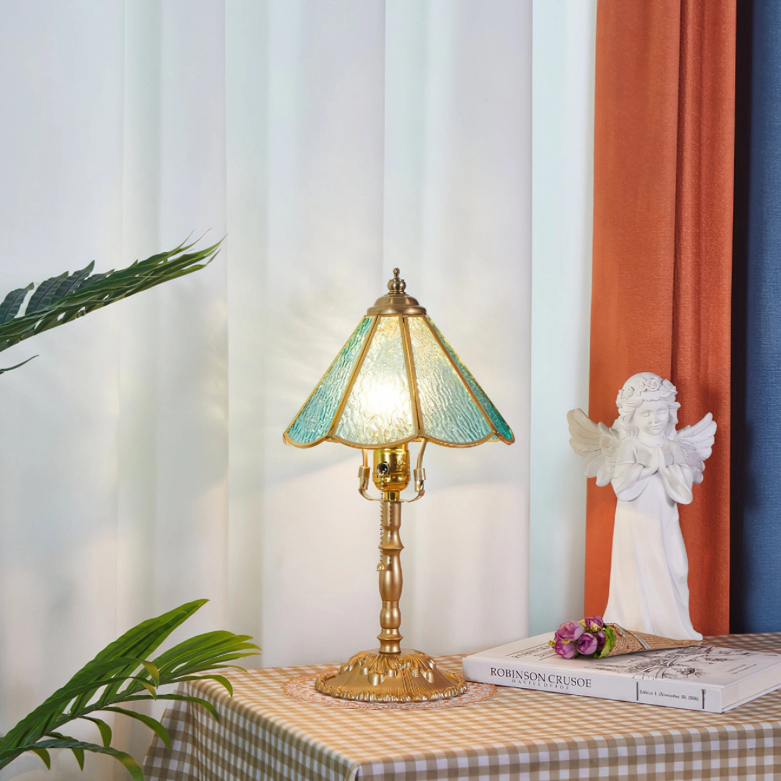 Leslie Table Lamp