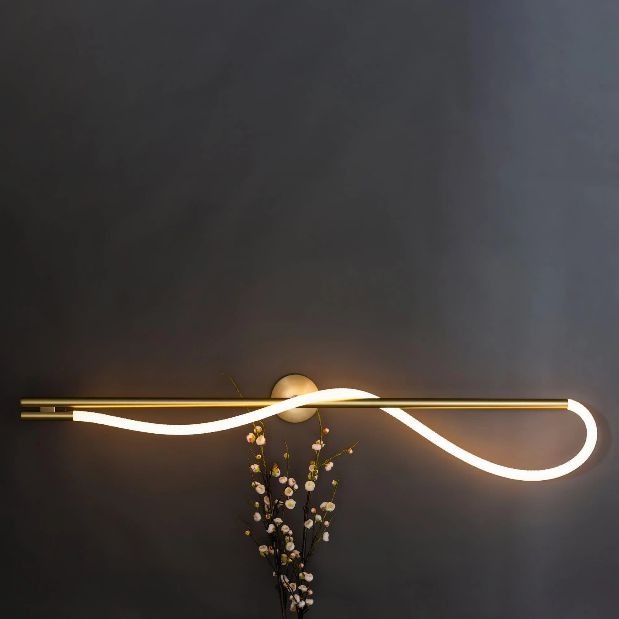 Leto Wall Lamp