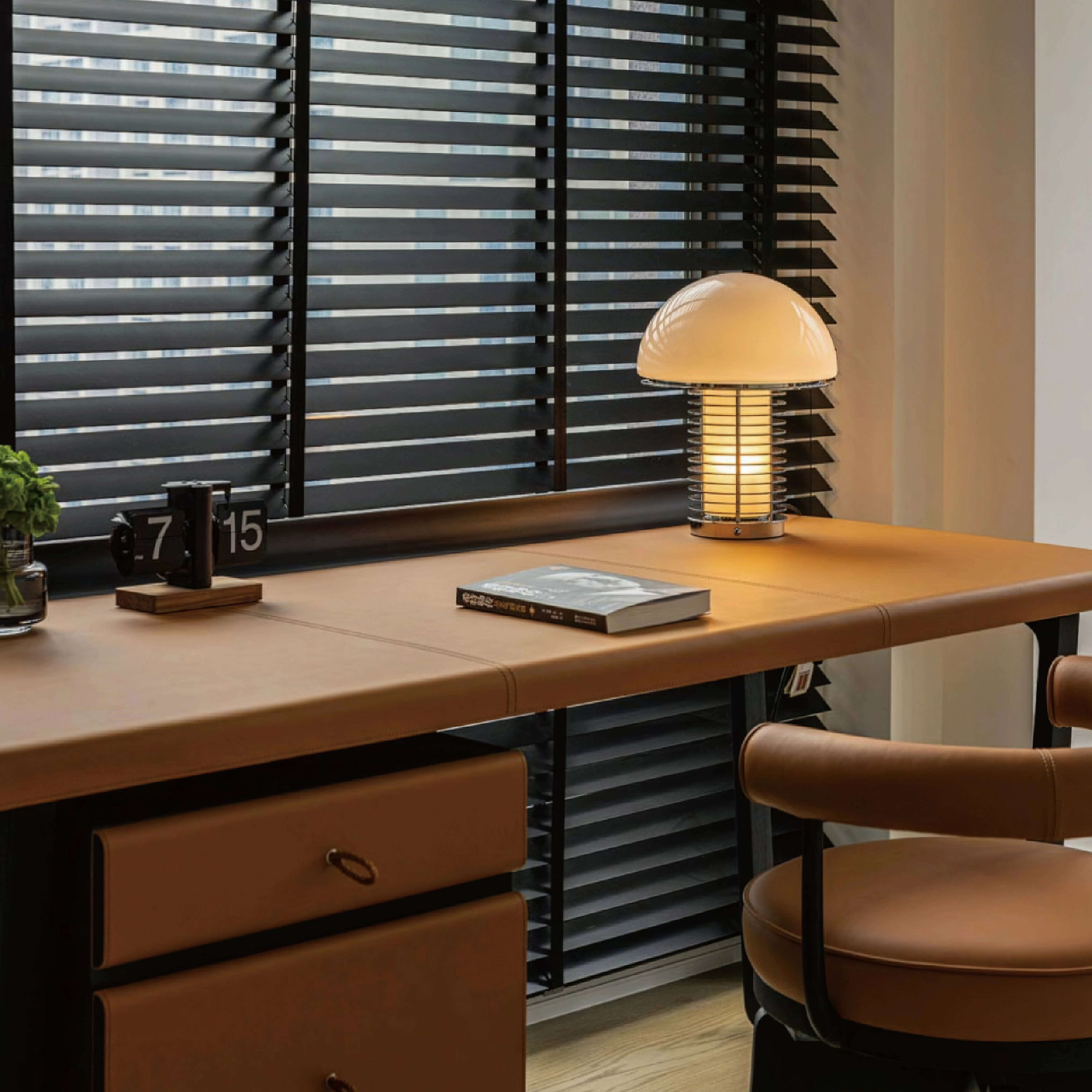 Leuchten Table Lamp