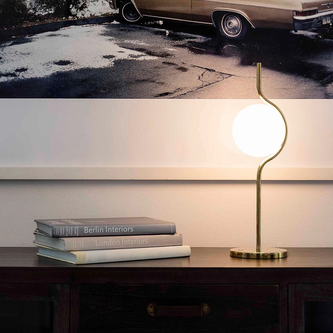 Levita Table Lamp
