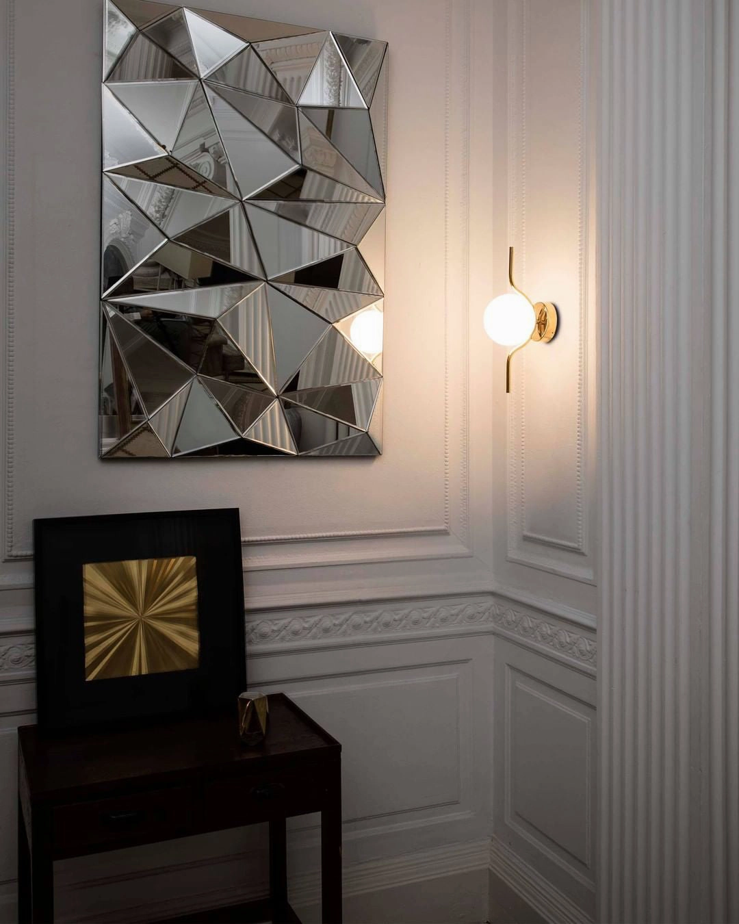 Levita Wall Lamp