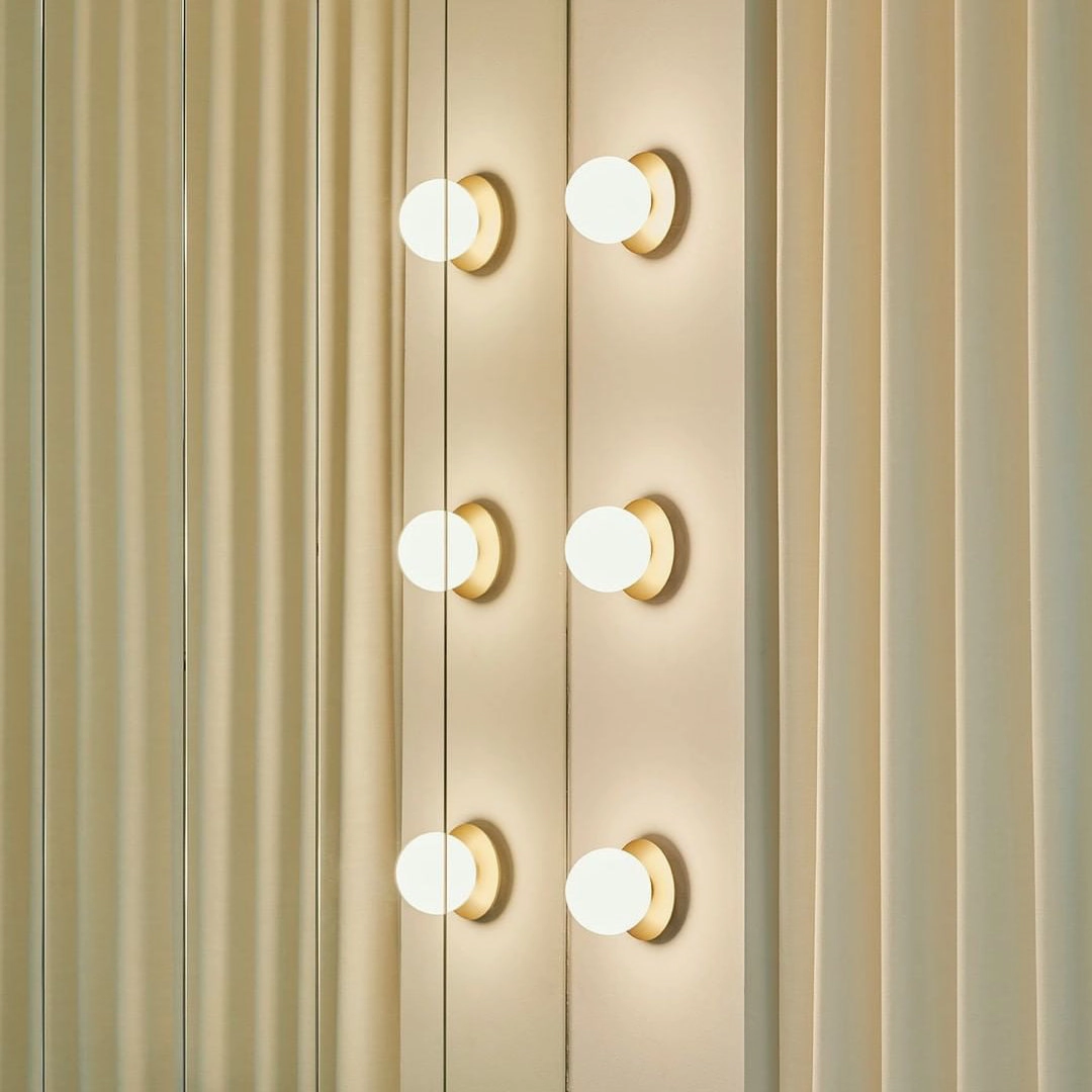 Lila Wall Lamp