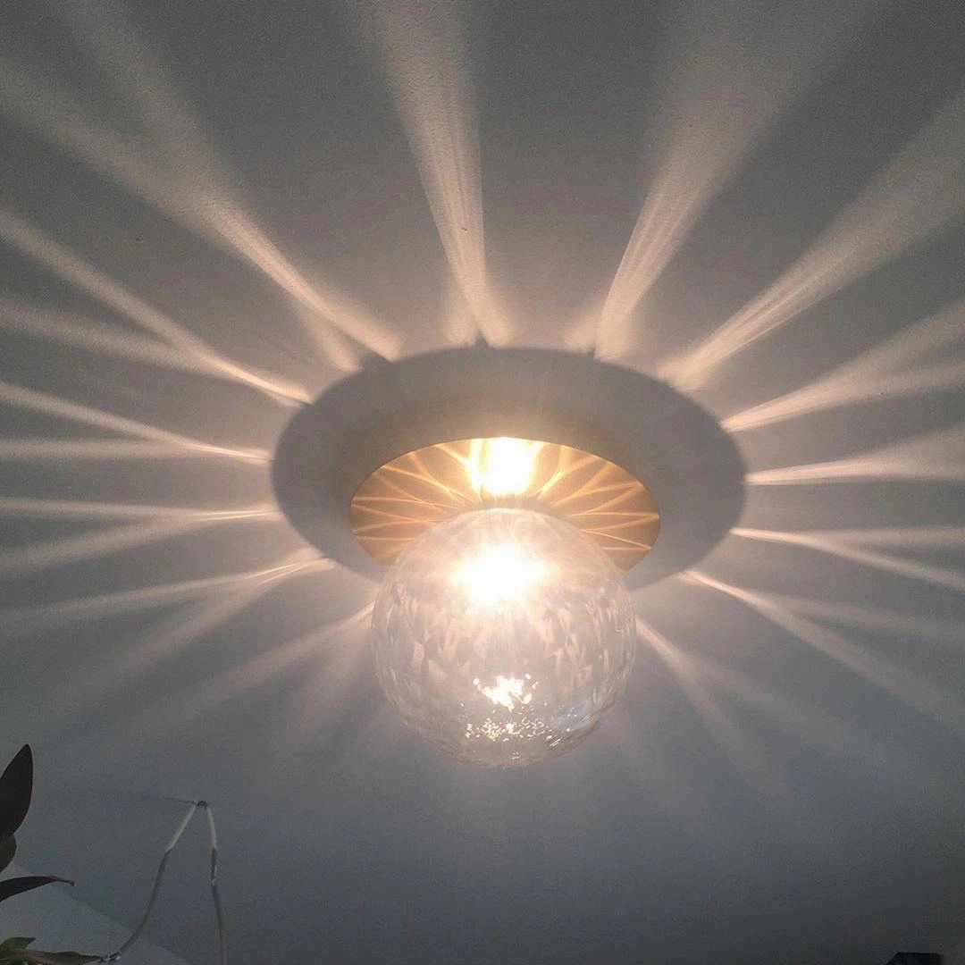 Lila Wall Lamp