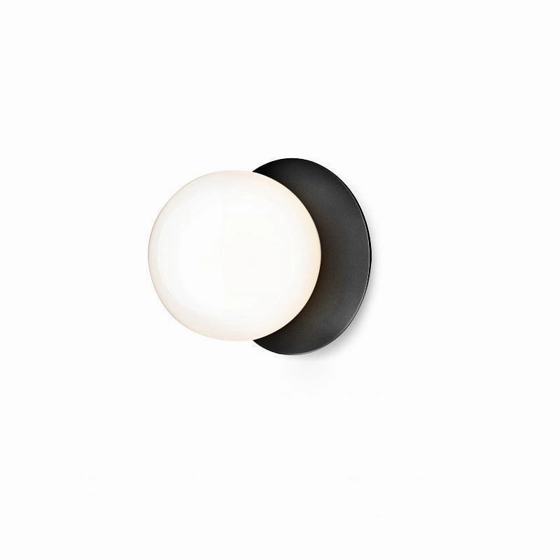 Lila Wall Lamp