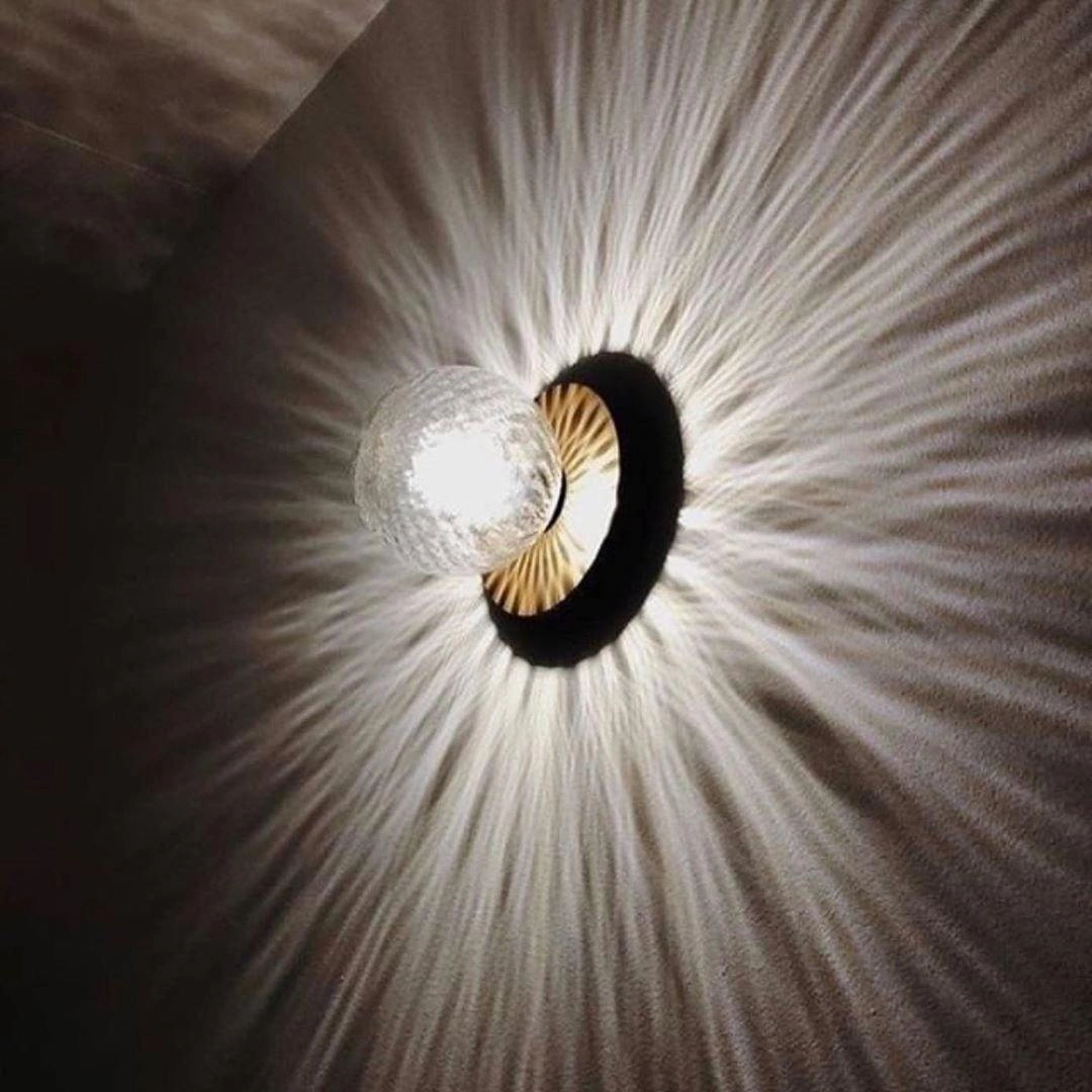 Lila Wall Lamp