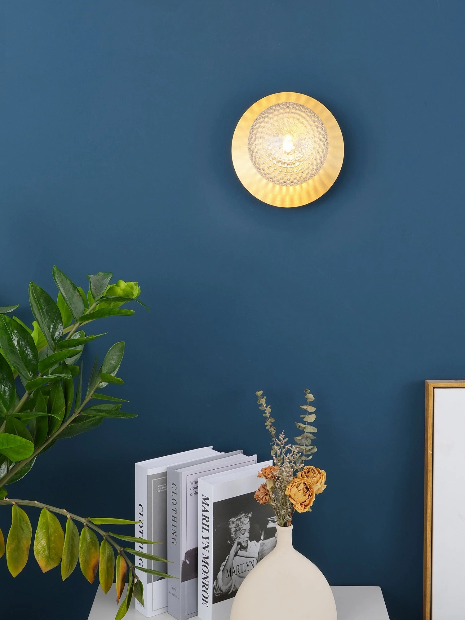 Lila Wall Lamp