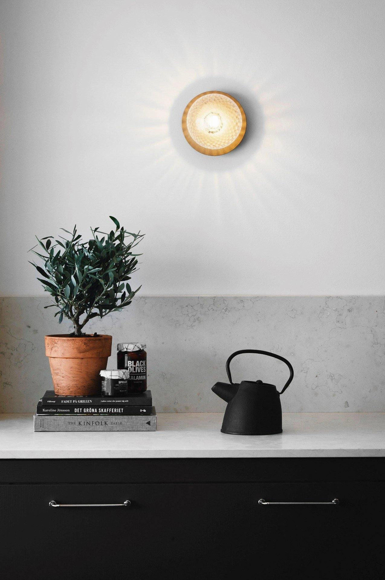 Lila Wall Lamp