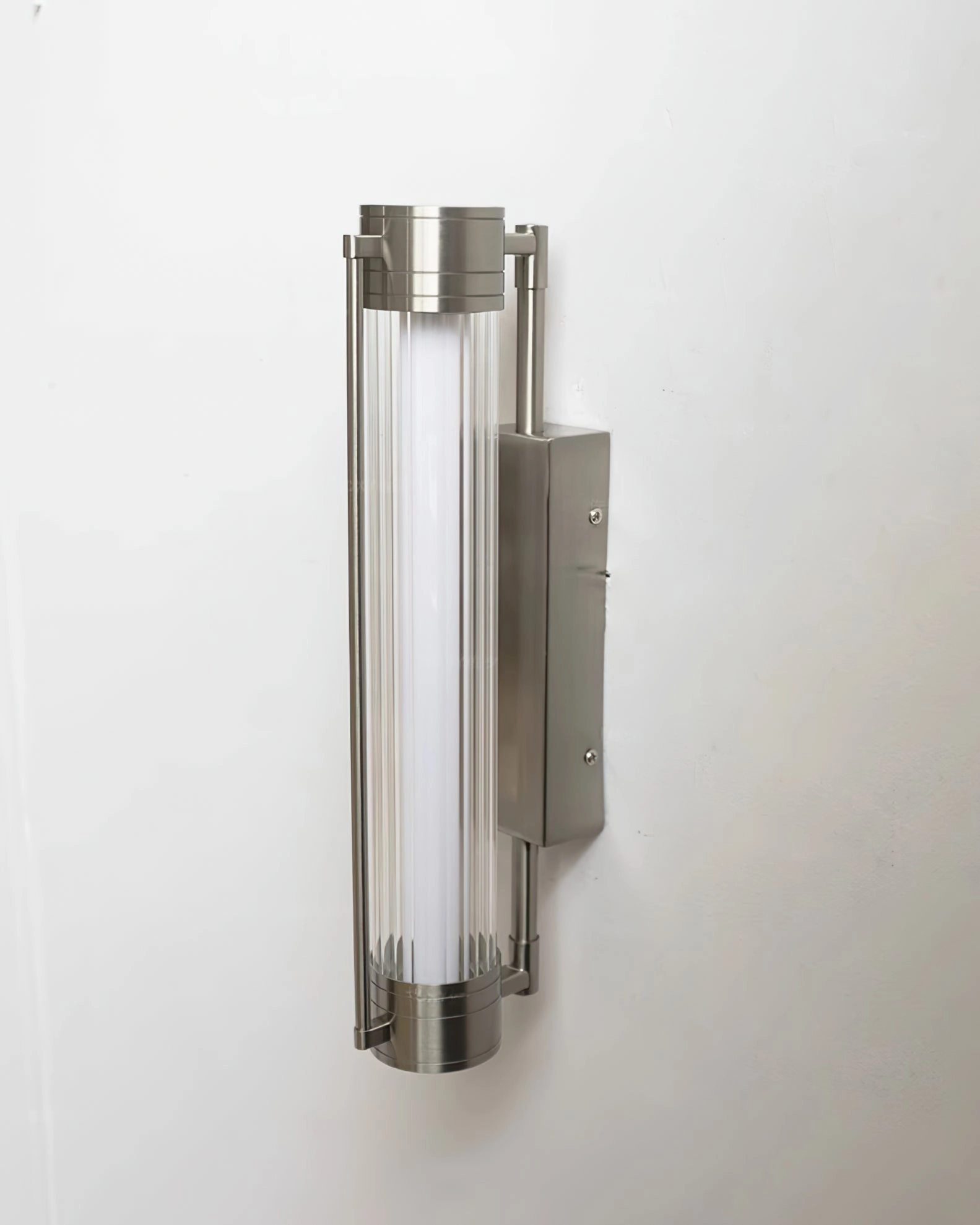 Lirna Wall Lamp
