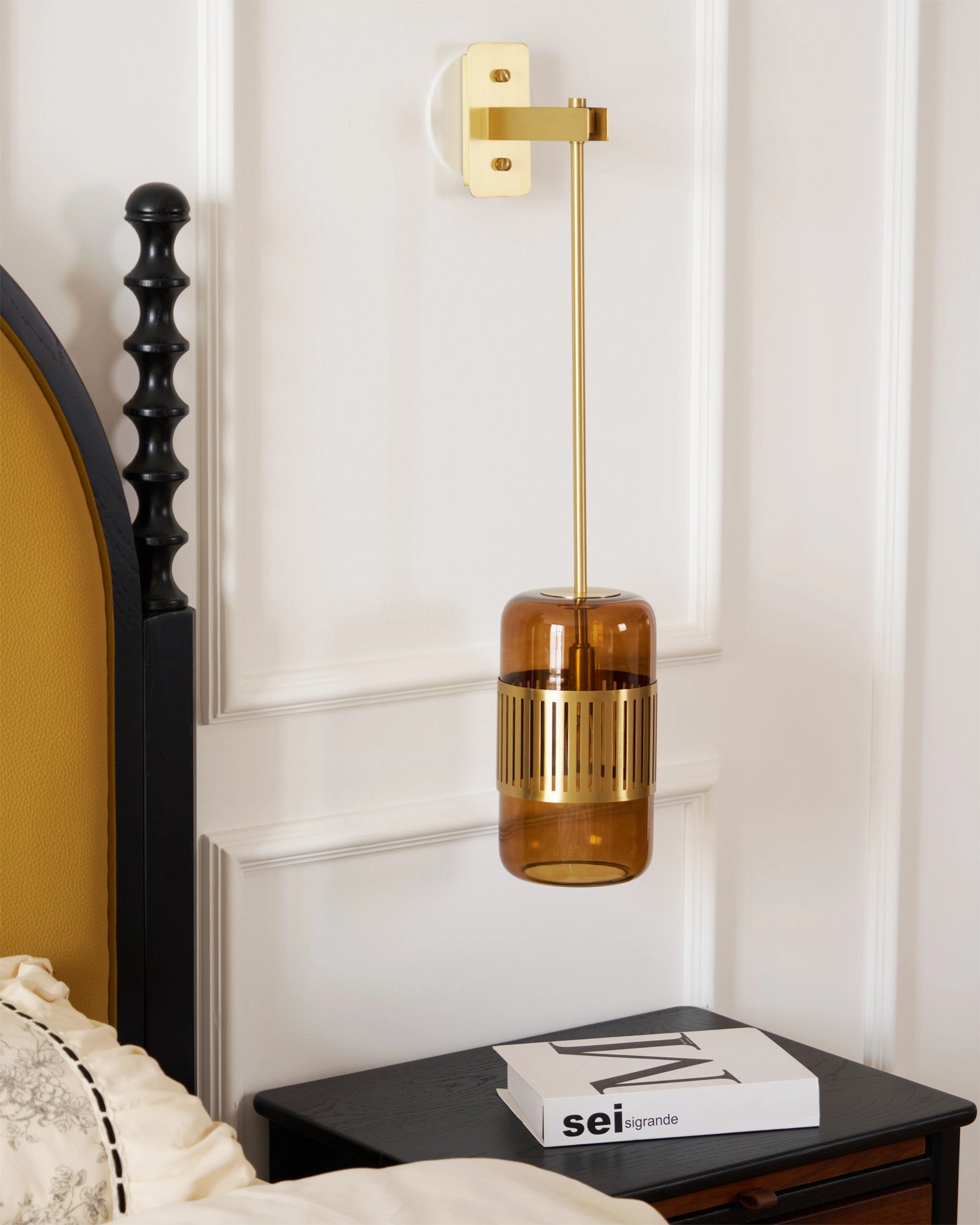 Lizak Wall Lamp