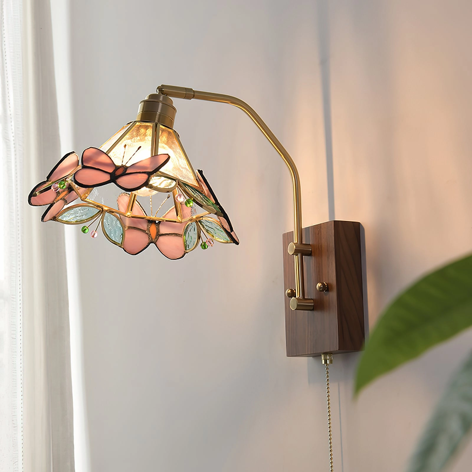 Lulla Butterfly Tiffany Wall Lamp