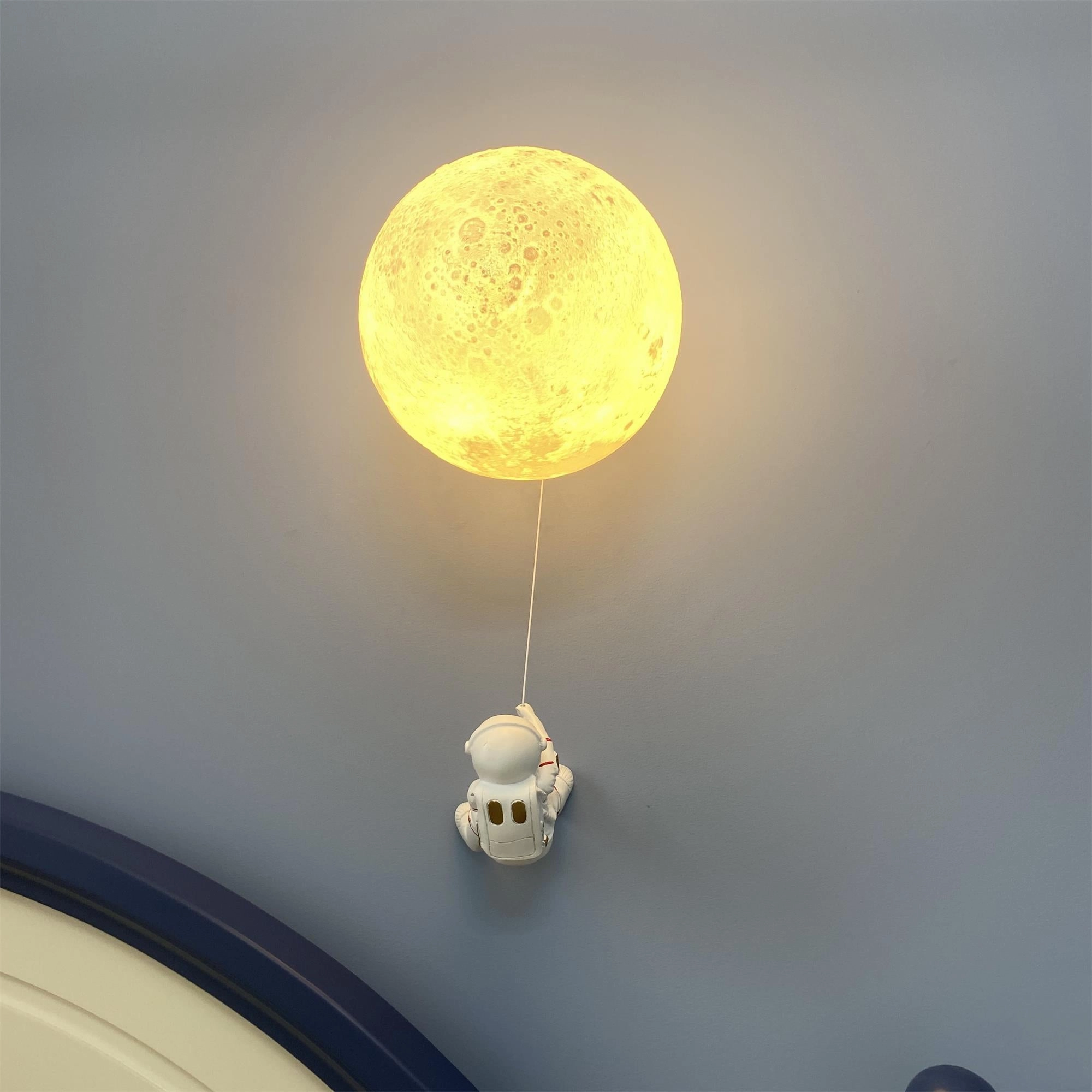 Lunar Wall Lamp
