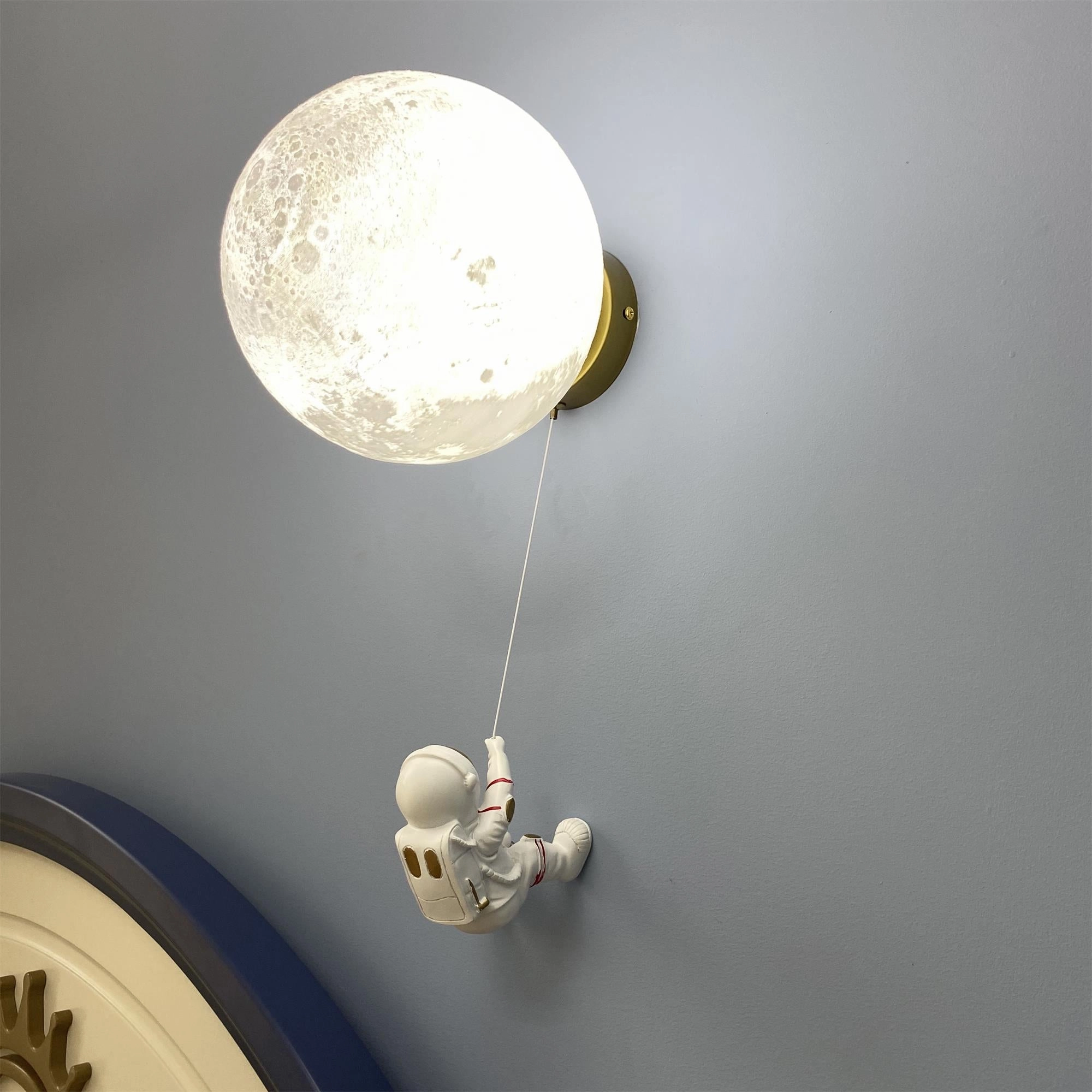 Lunar Wall Lamp