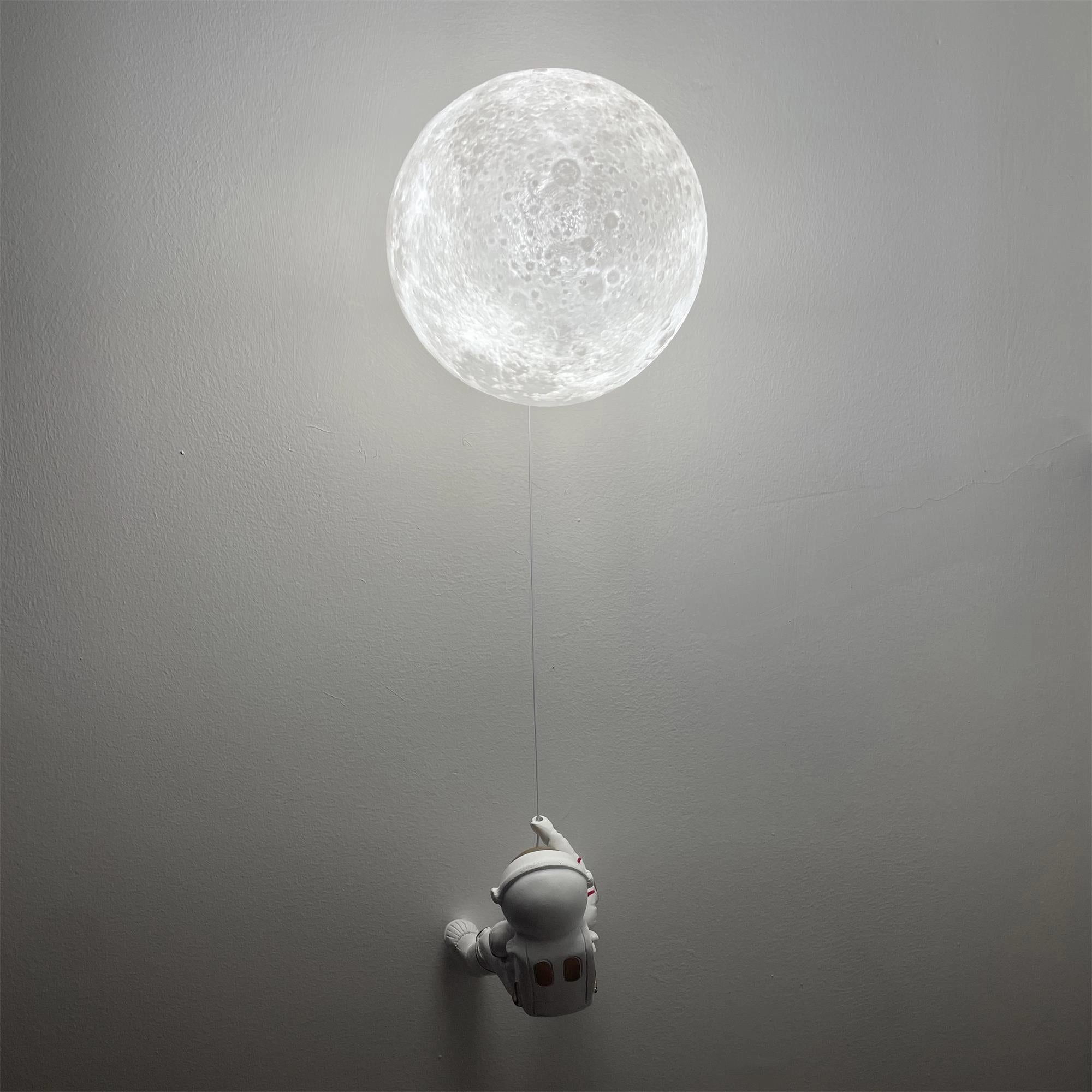 Lunar Wall Lamp