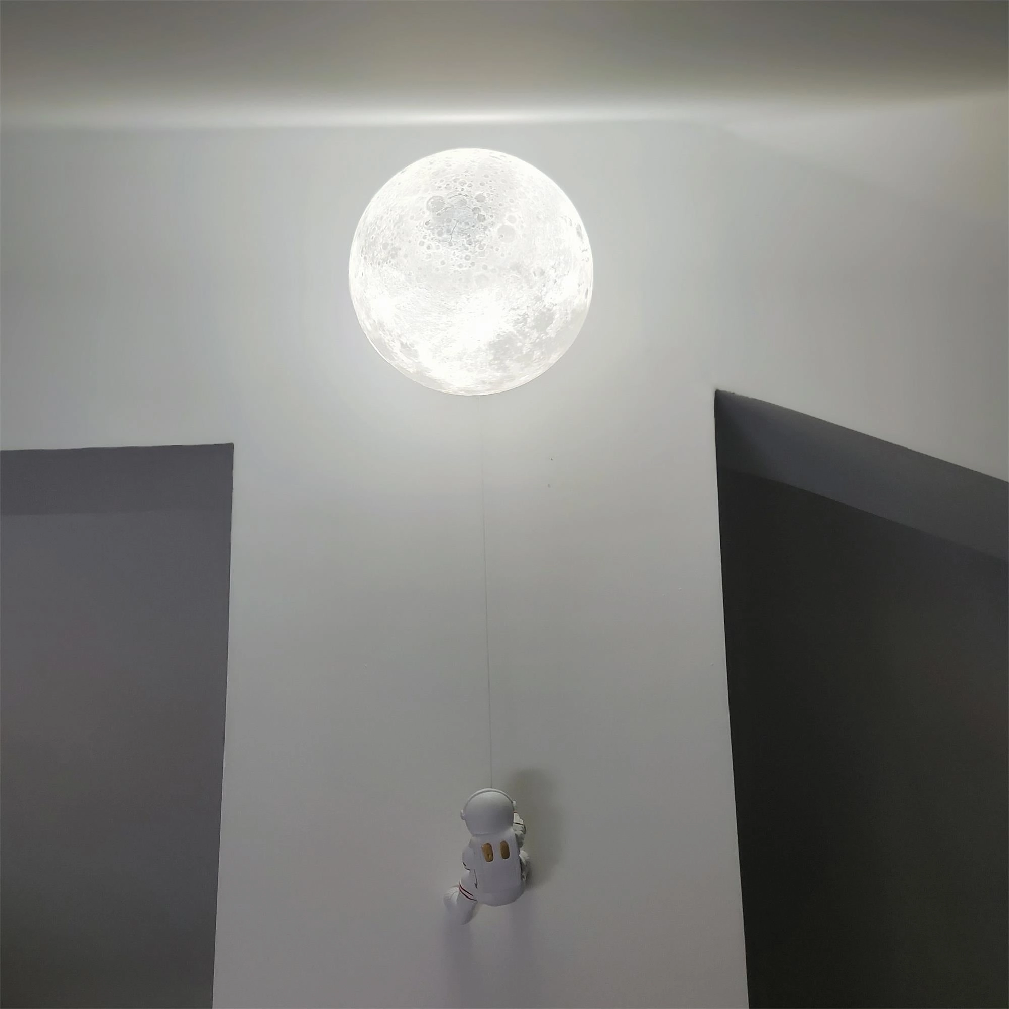 Lunar Wall Lamp