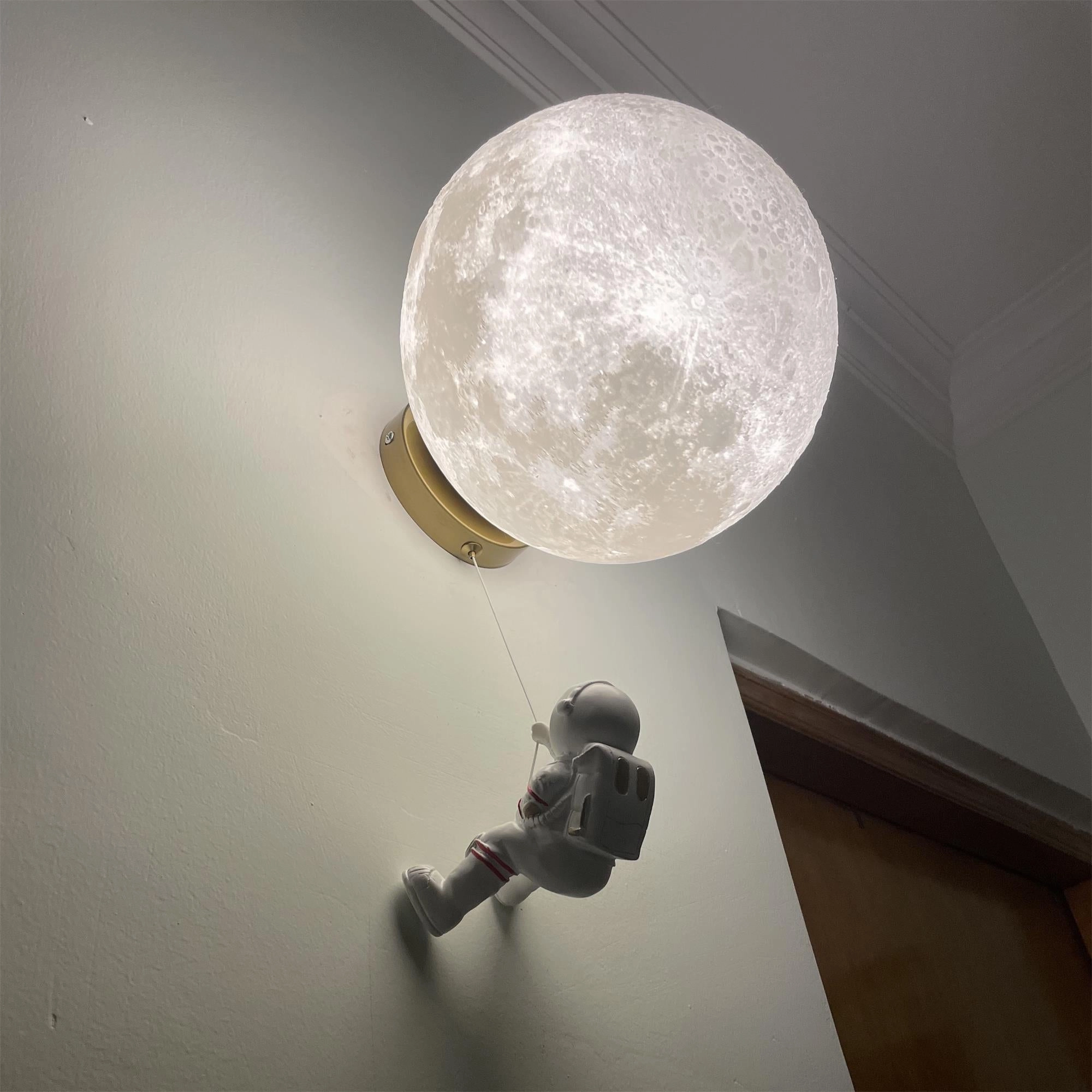 Lunar Wall Lamp