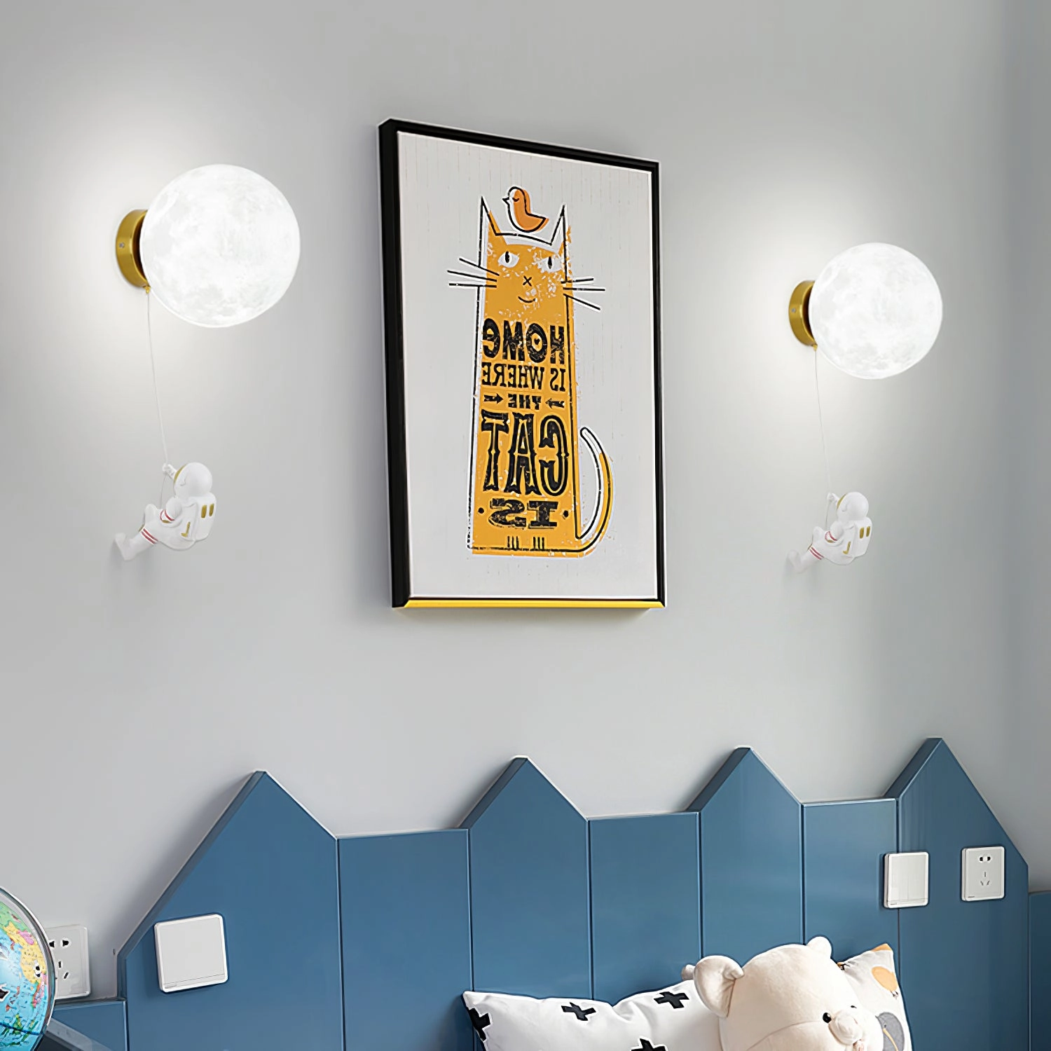 Lunar Wall Lamp
