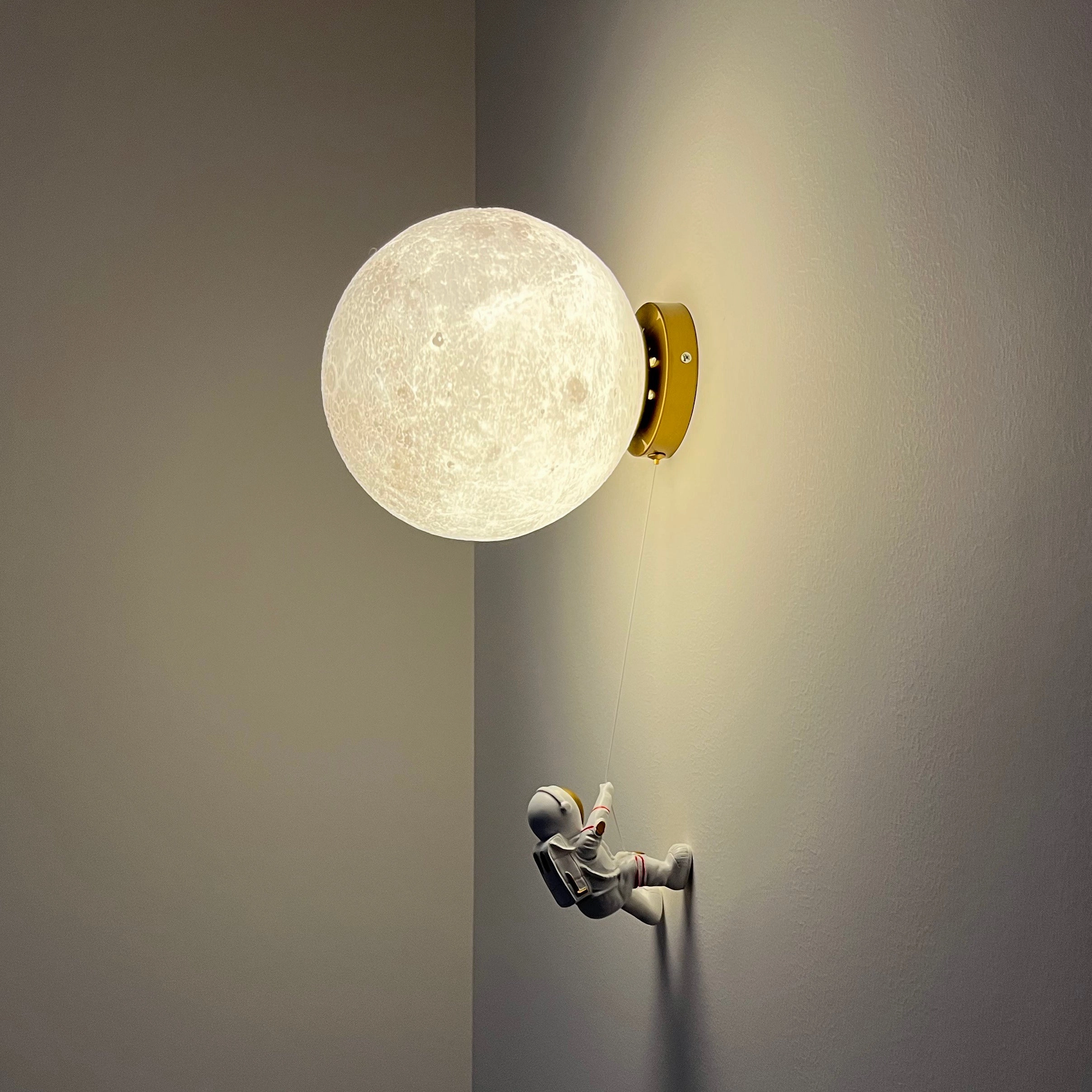 Lunar Wall Lamp