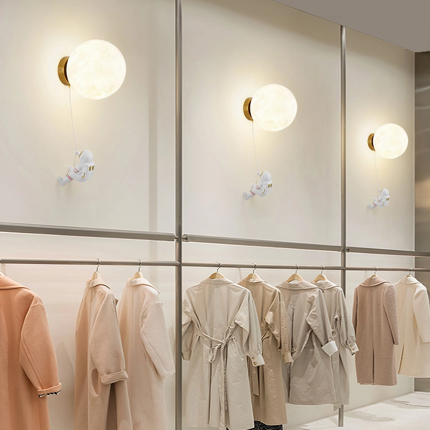 Lunar Wall Lamp