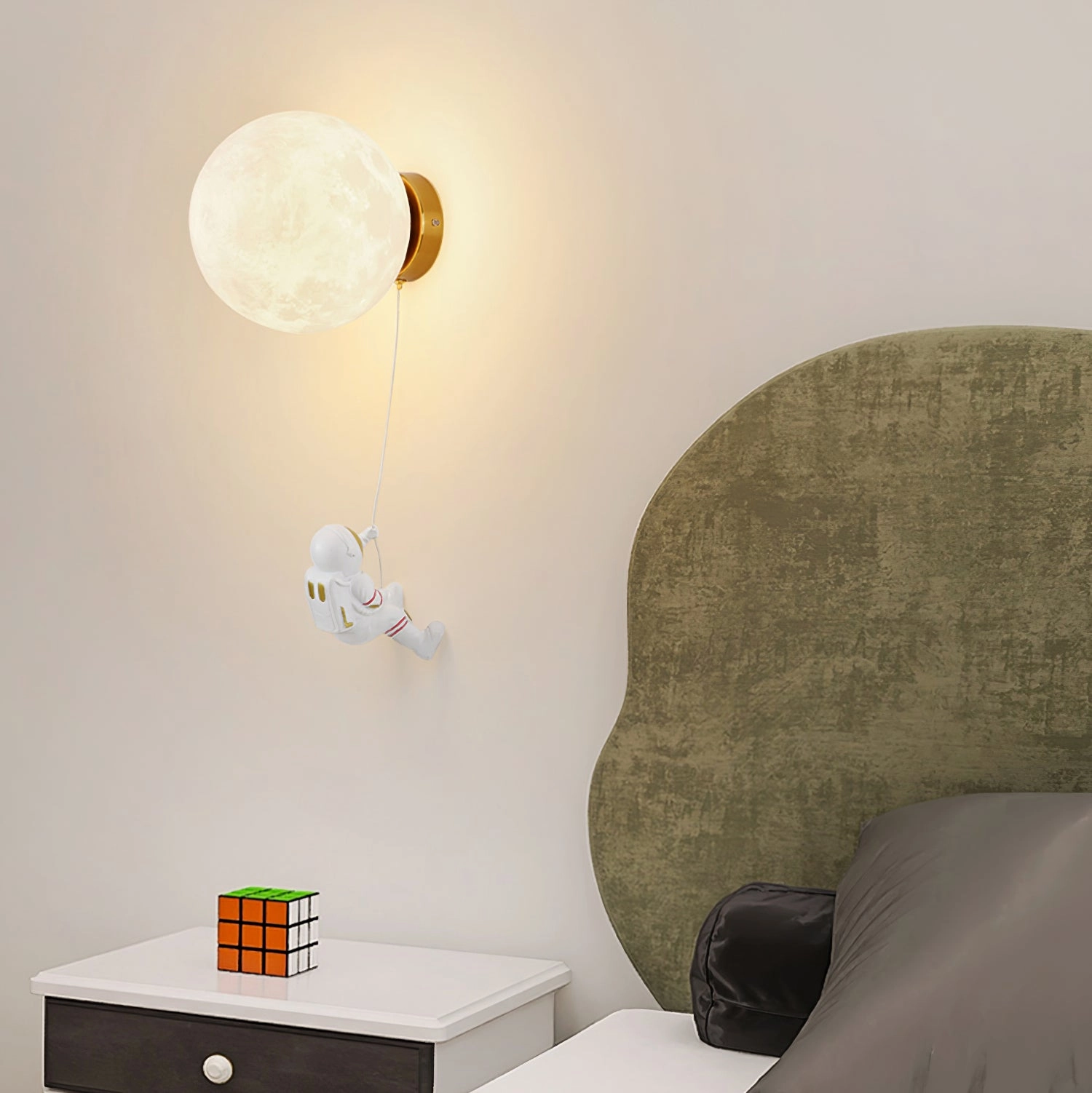 Lunar Wall Lamp