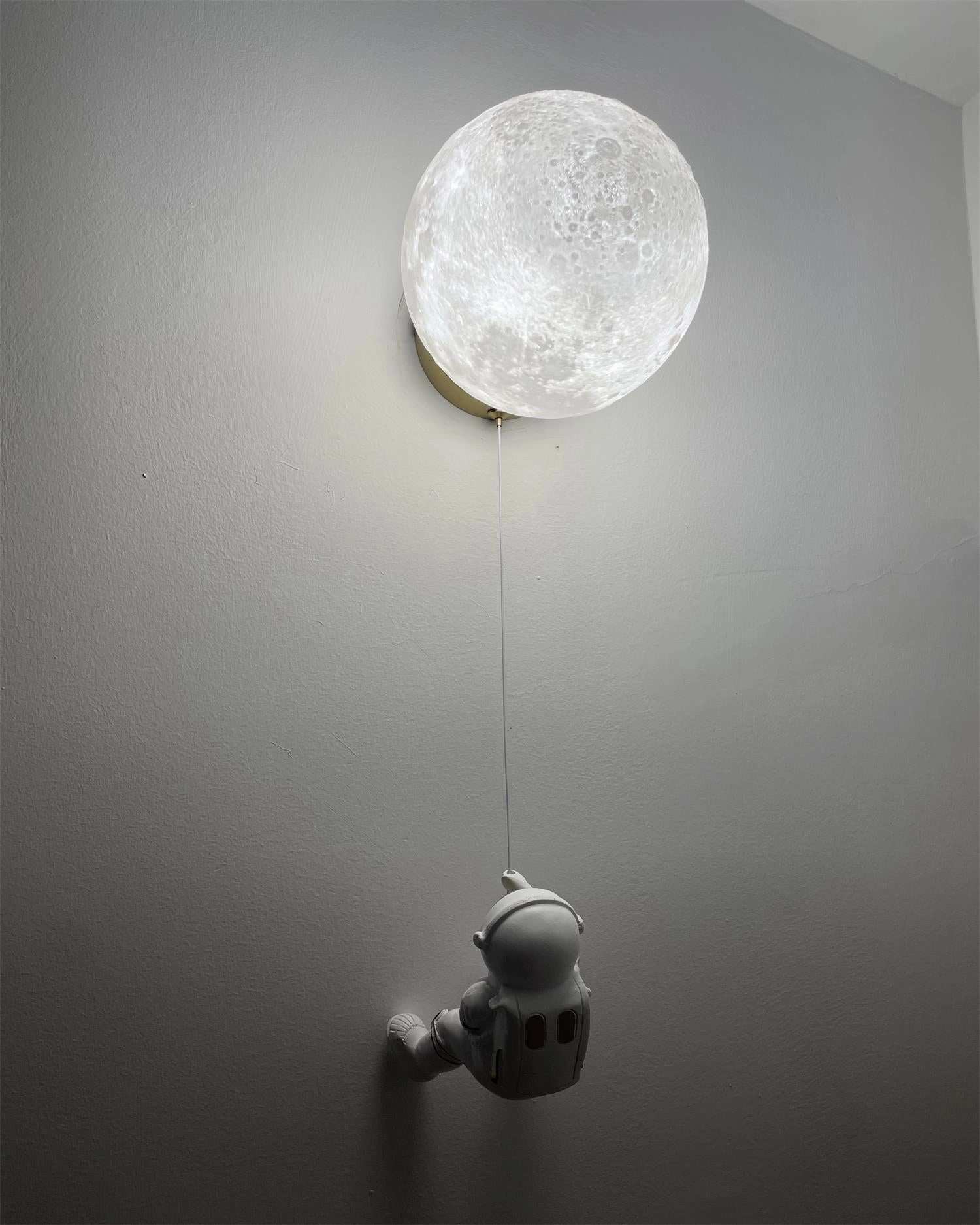 Lunar Wall Lamp
