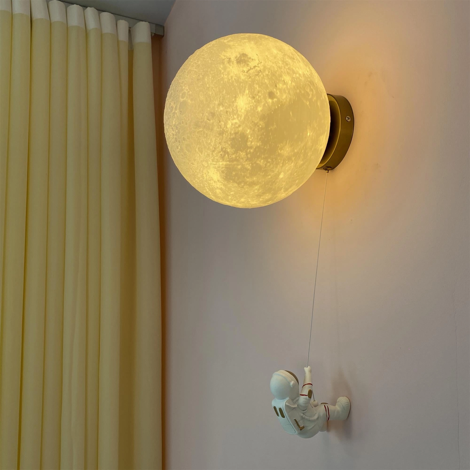 Lunar Wall Lamp
