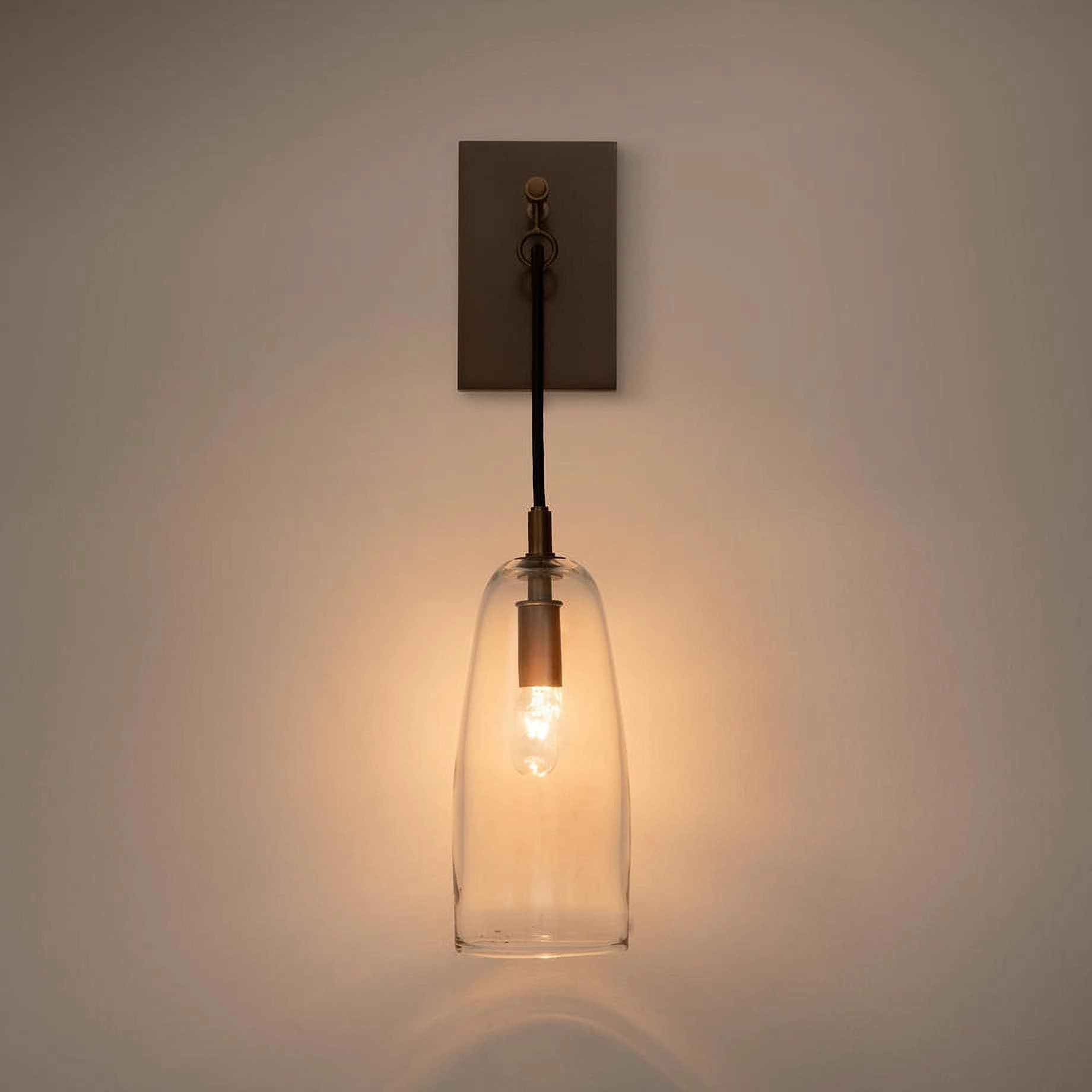 Lure Wall Lamp
