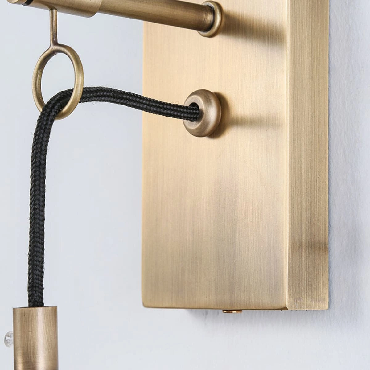 Lure Wall Lamp