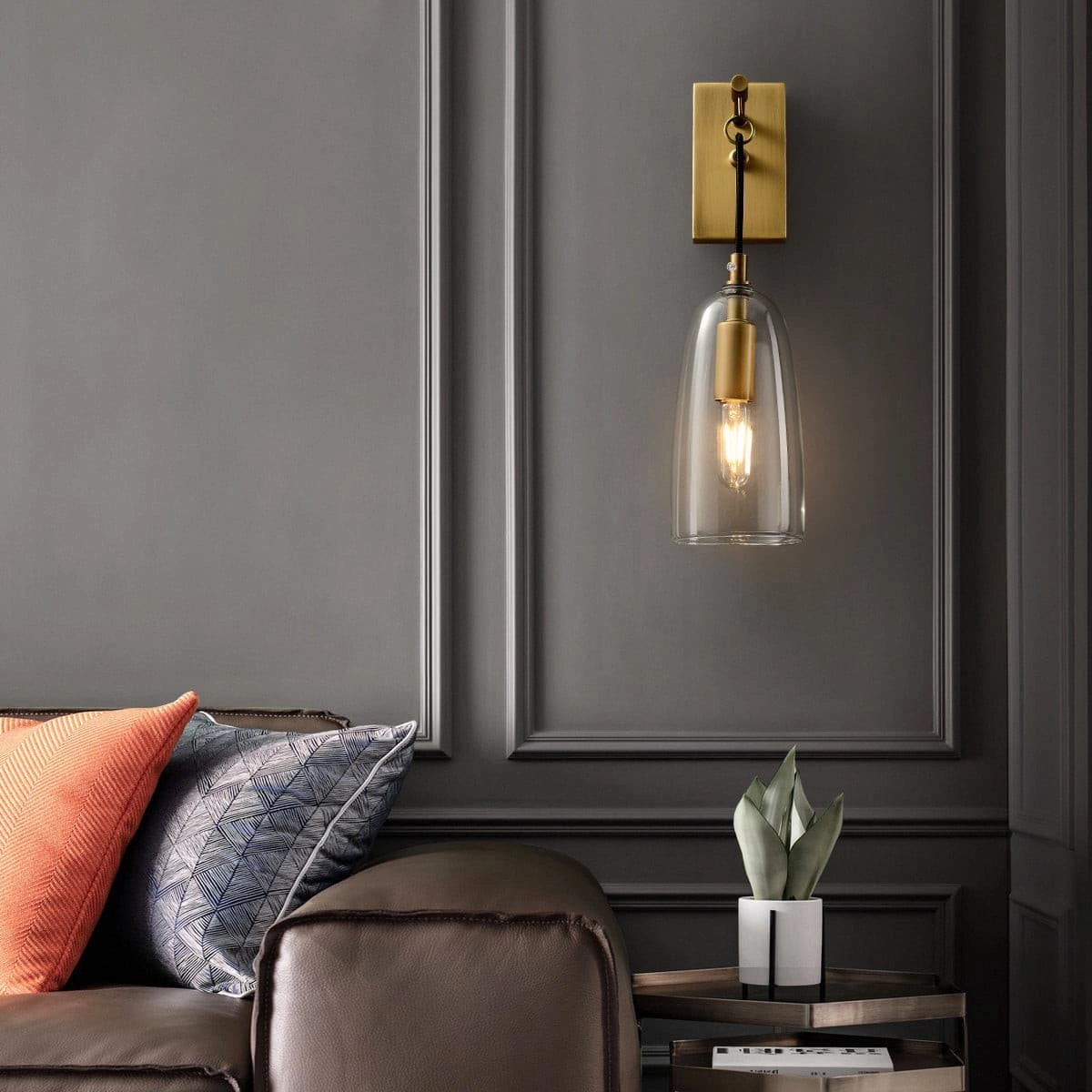 Lure Wall Lamp