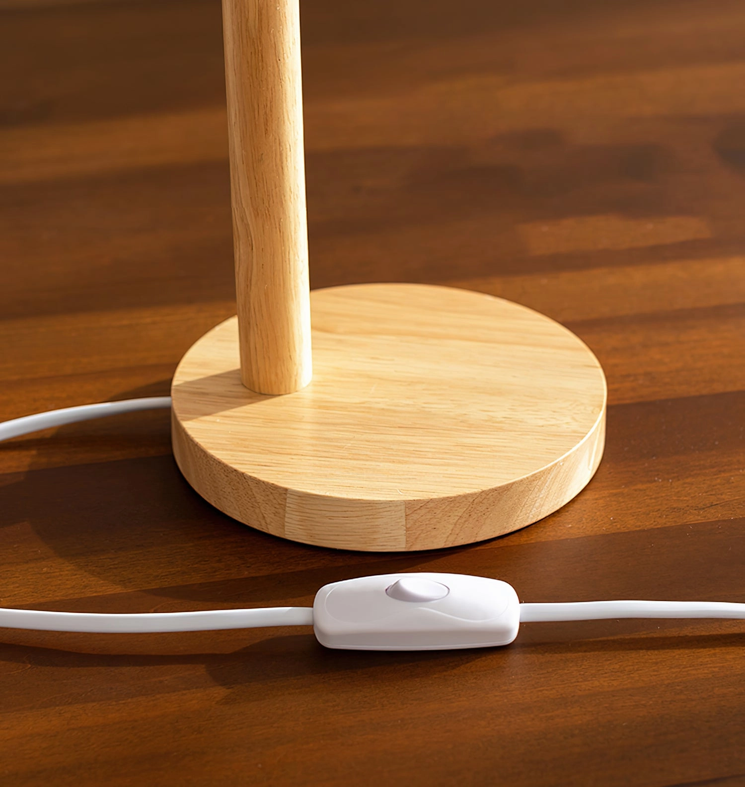 Macaroon Wood Table Light