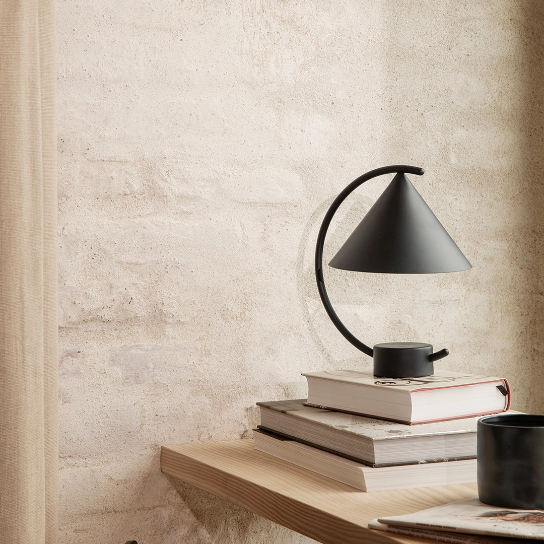 Meridian Lamp