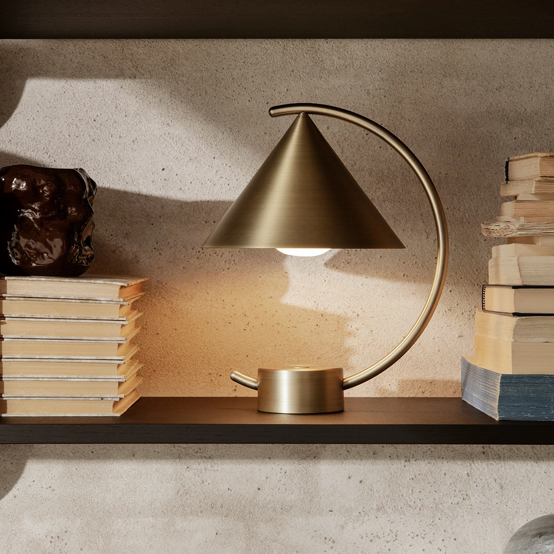 Meridian Lamp
