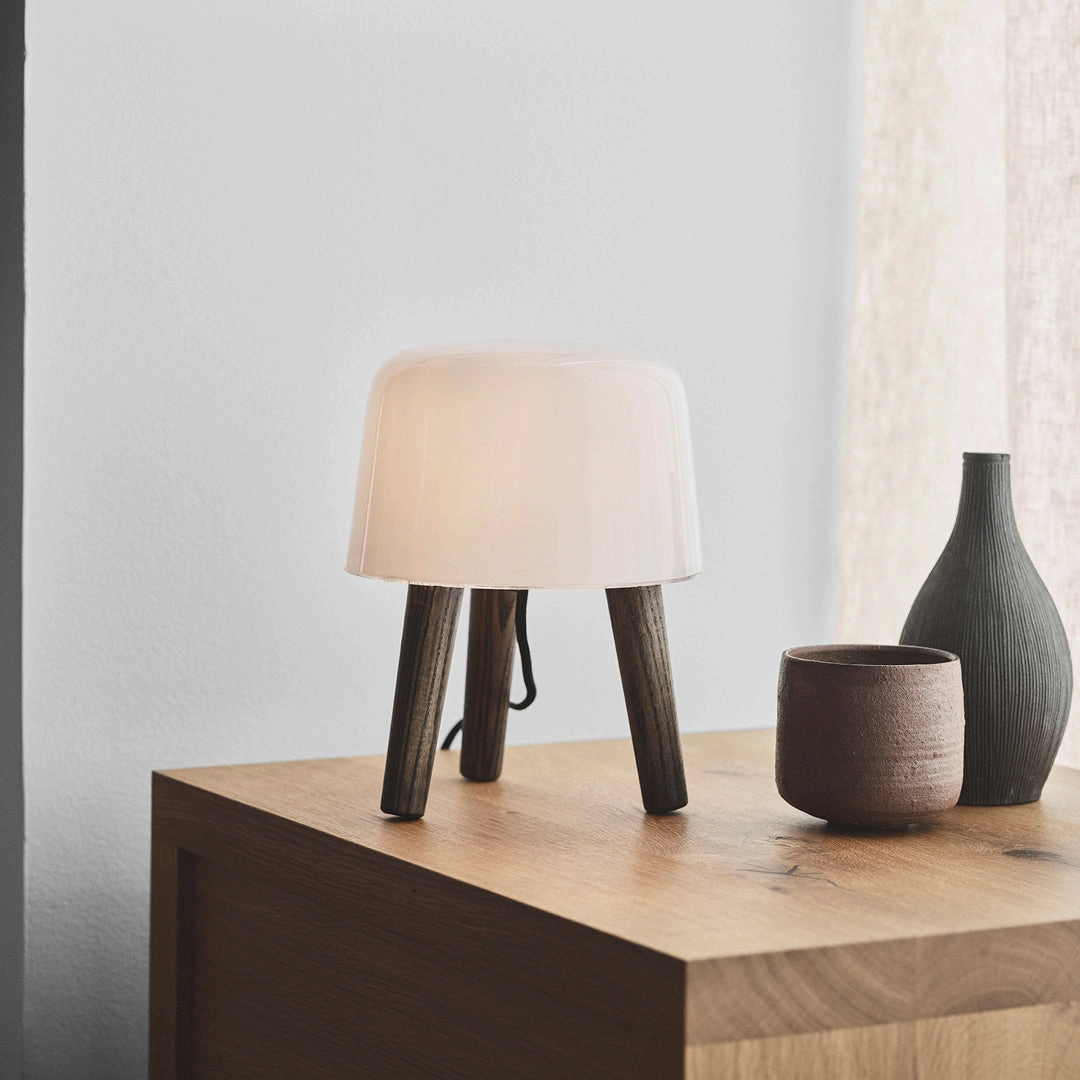 Milk NA1 Table Lamp