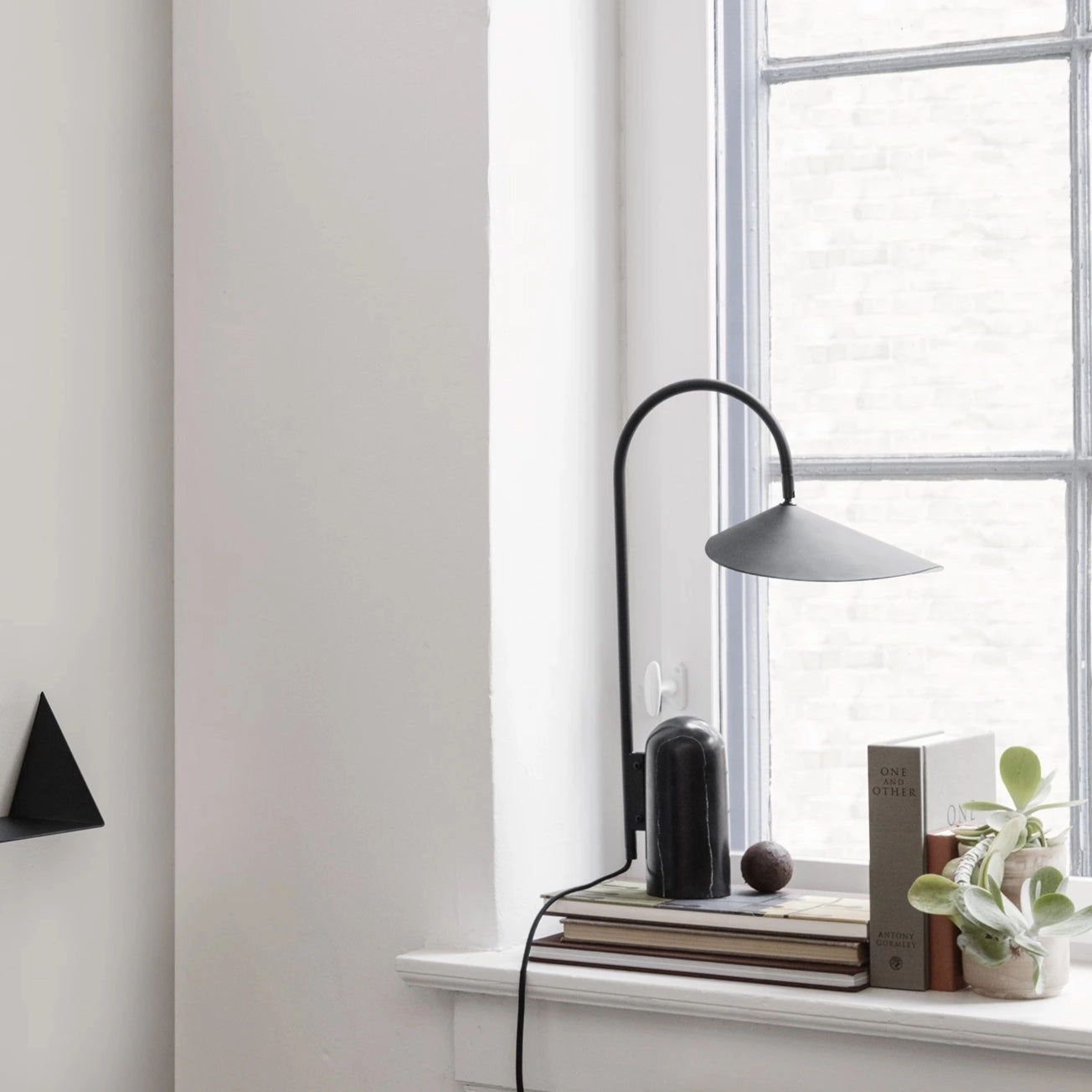 Mono Table Lamp