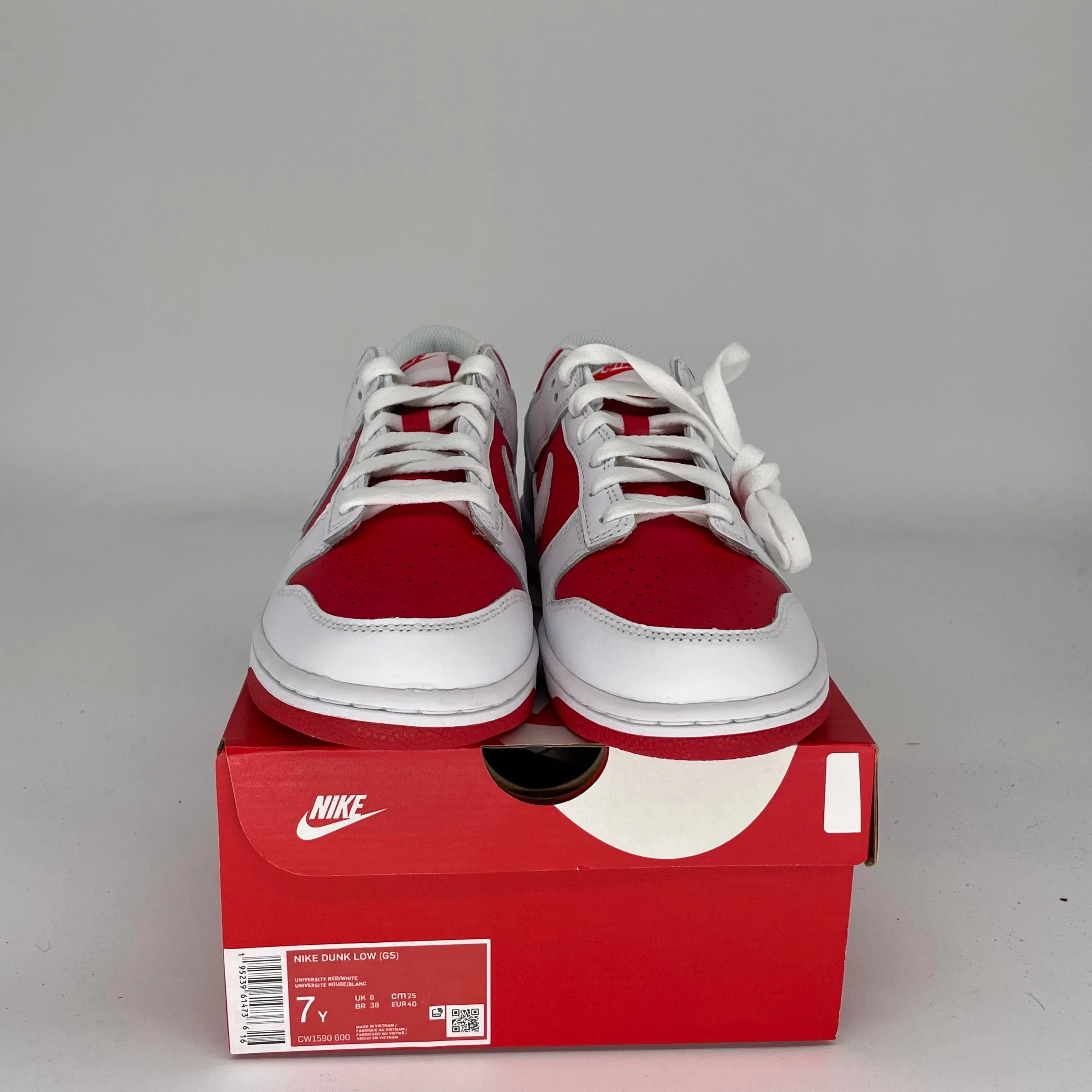 NIKE DUNK LOW CHAMPIONSHIP RED SIZE 7Y CW1590-600