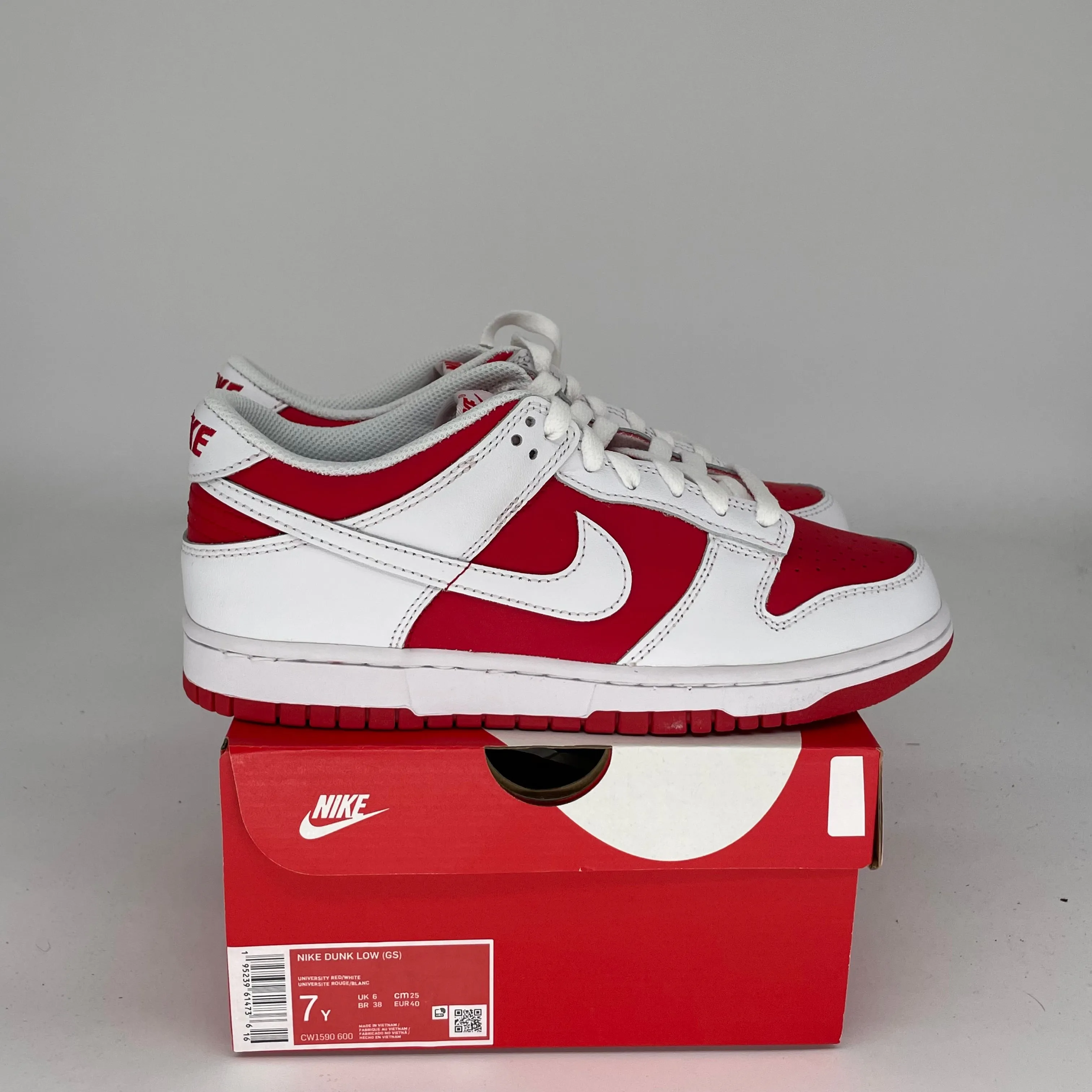 NIKE DUNK LOW CHAMPIONSHIP RED SIZE 7Y CW1590-600