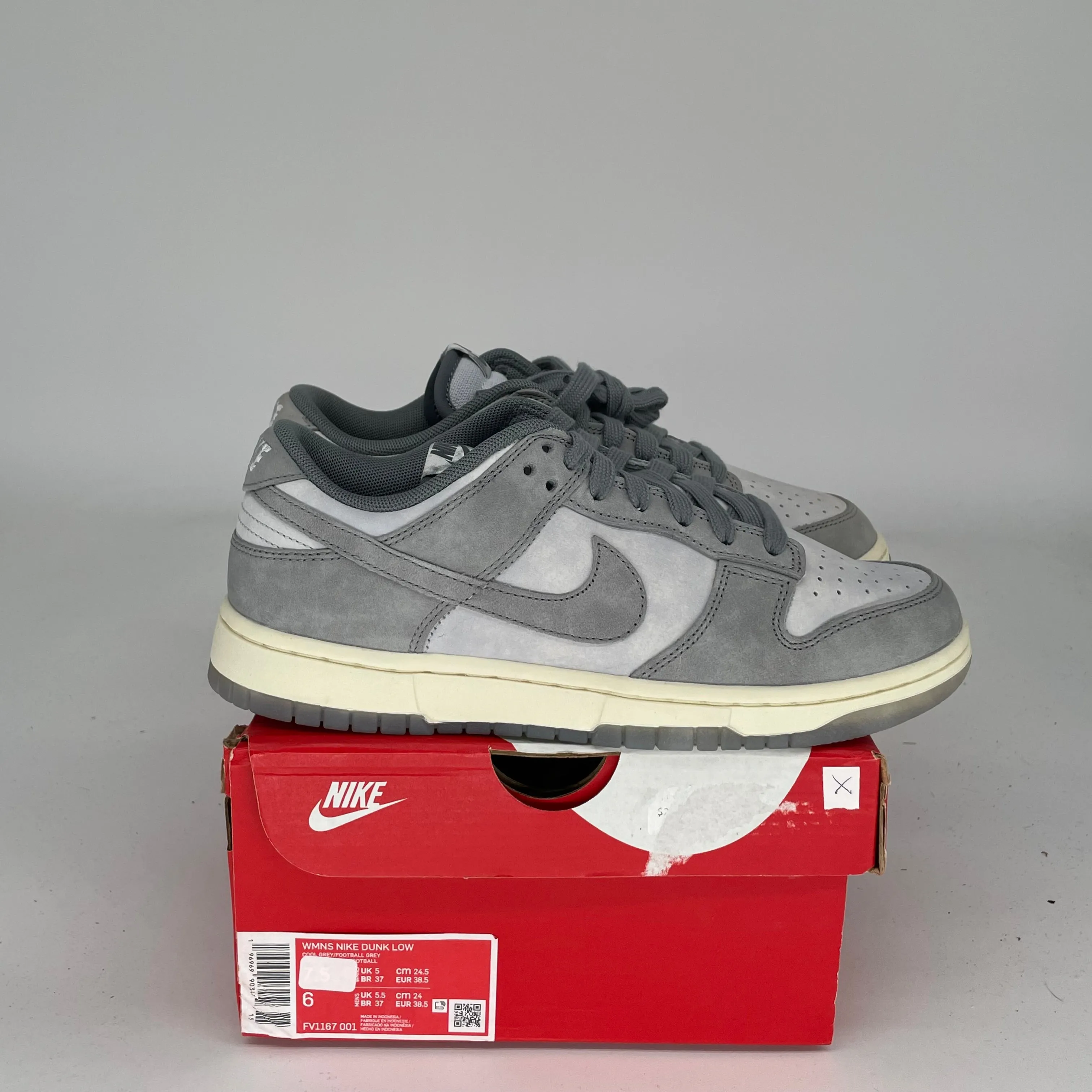 NIKE DUNK LOW COOL GREY FOOTBALL GREY W SIZE 6/7.5W FV1167-001