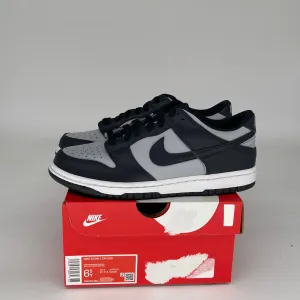 NIKE DUNK LOW GEORGETOWN SIZE 6.5Y CW1590-004