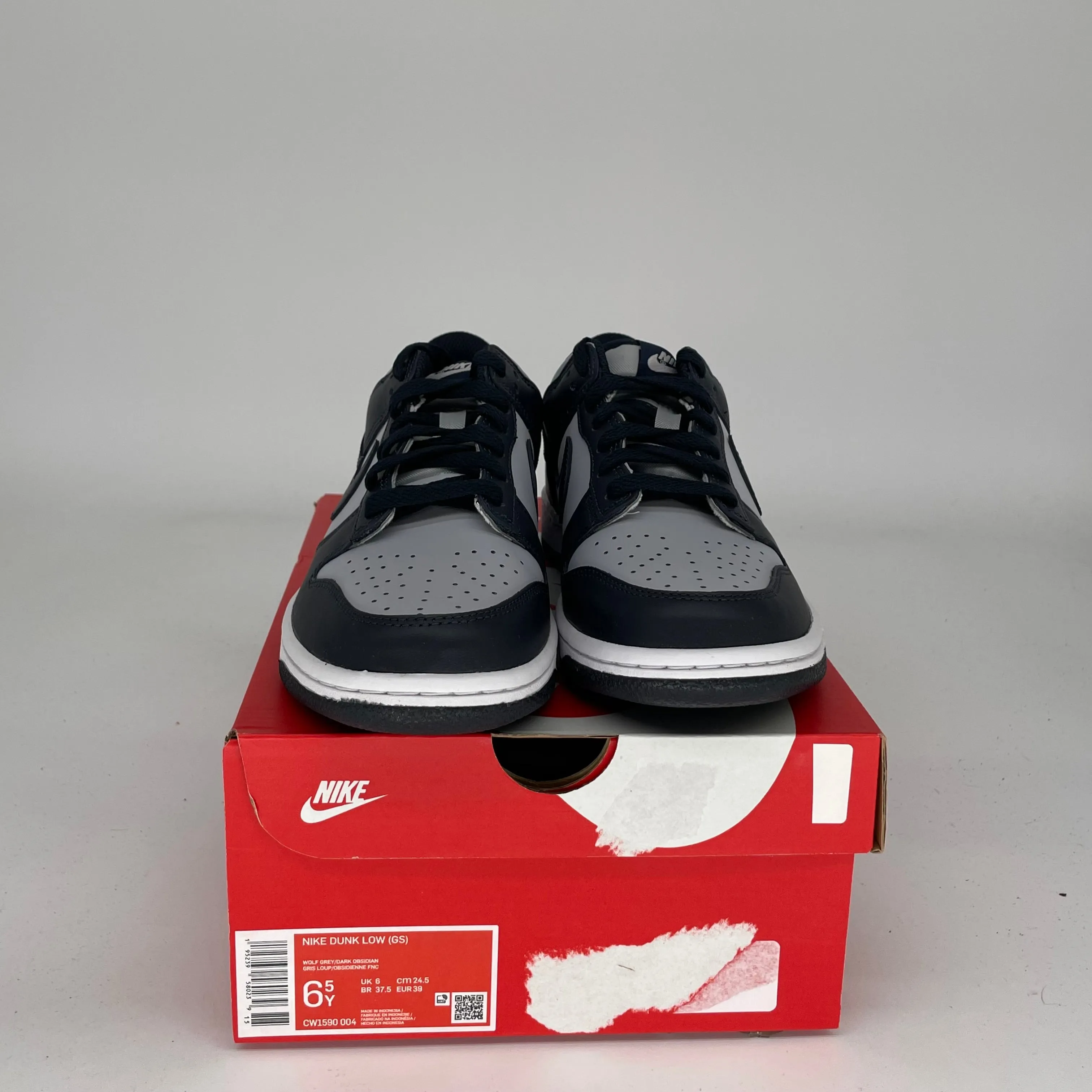 NIKE DUNK LOW GEORGETOWN SIZE 6.5Y CW1590-004
