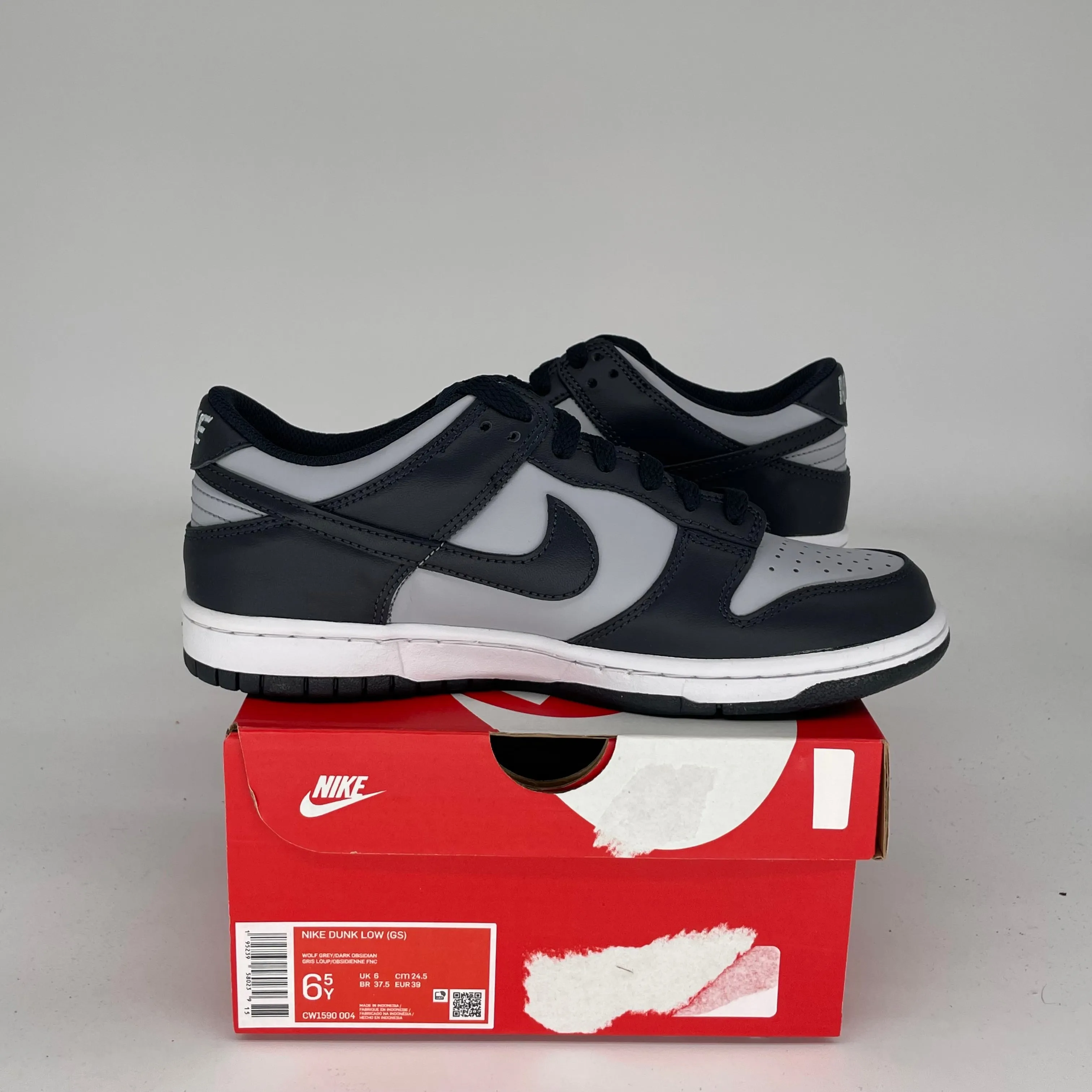 NIKE DUNK LOW GEORGETOWN SIZE 6.5Y CW1590-004