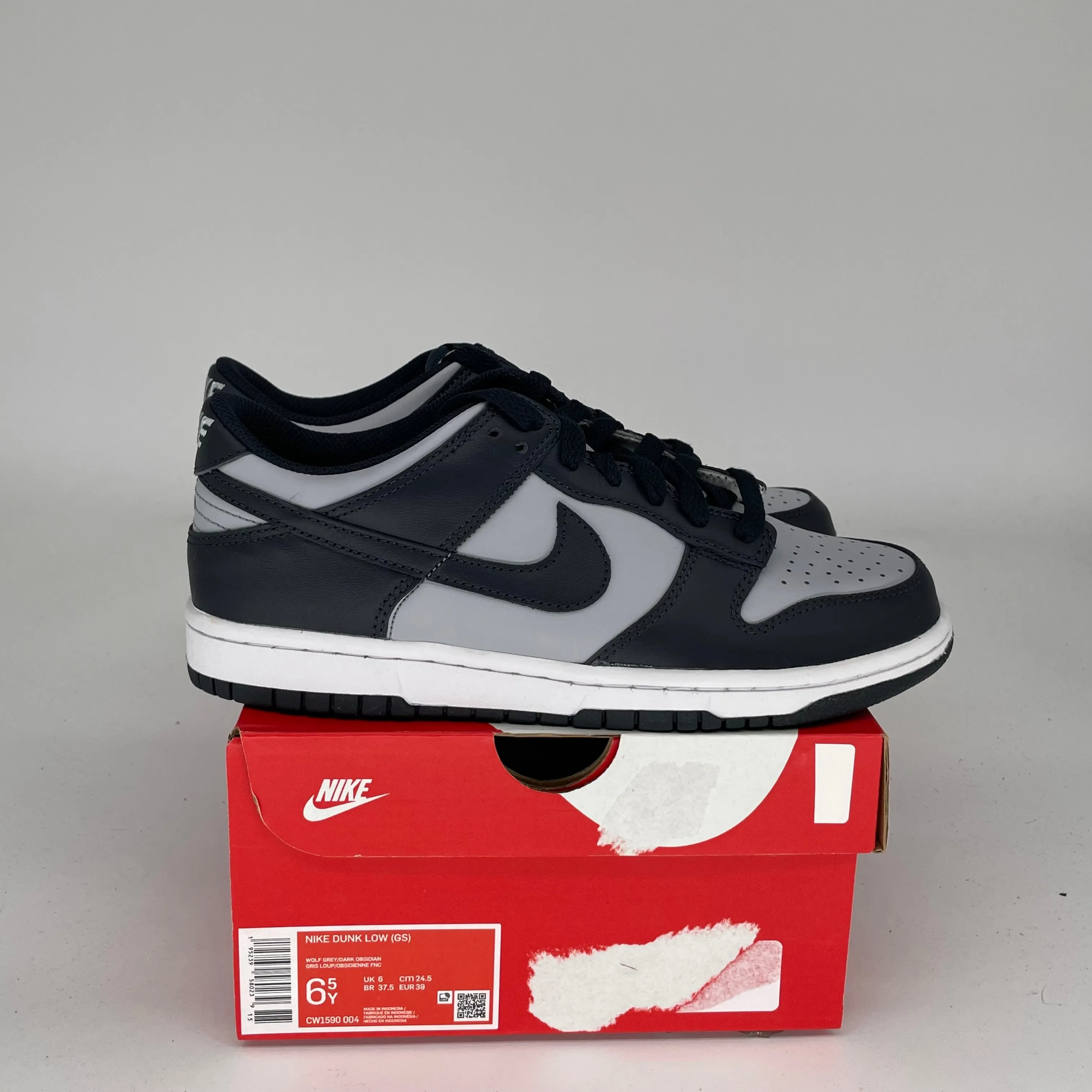NIKE DUNK LOW GEORGETOWN SIZE 6.5Y CW1590-004