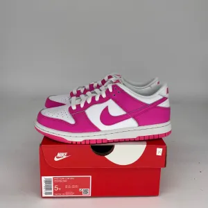 NIKE DUNK LOW LASER FUCHSIA SIZE 5Y FB9109-102