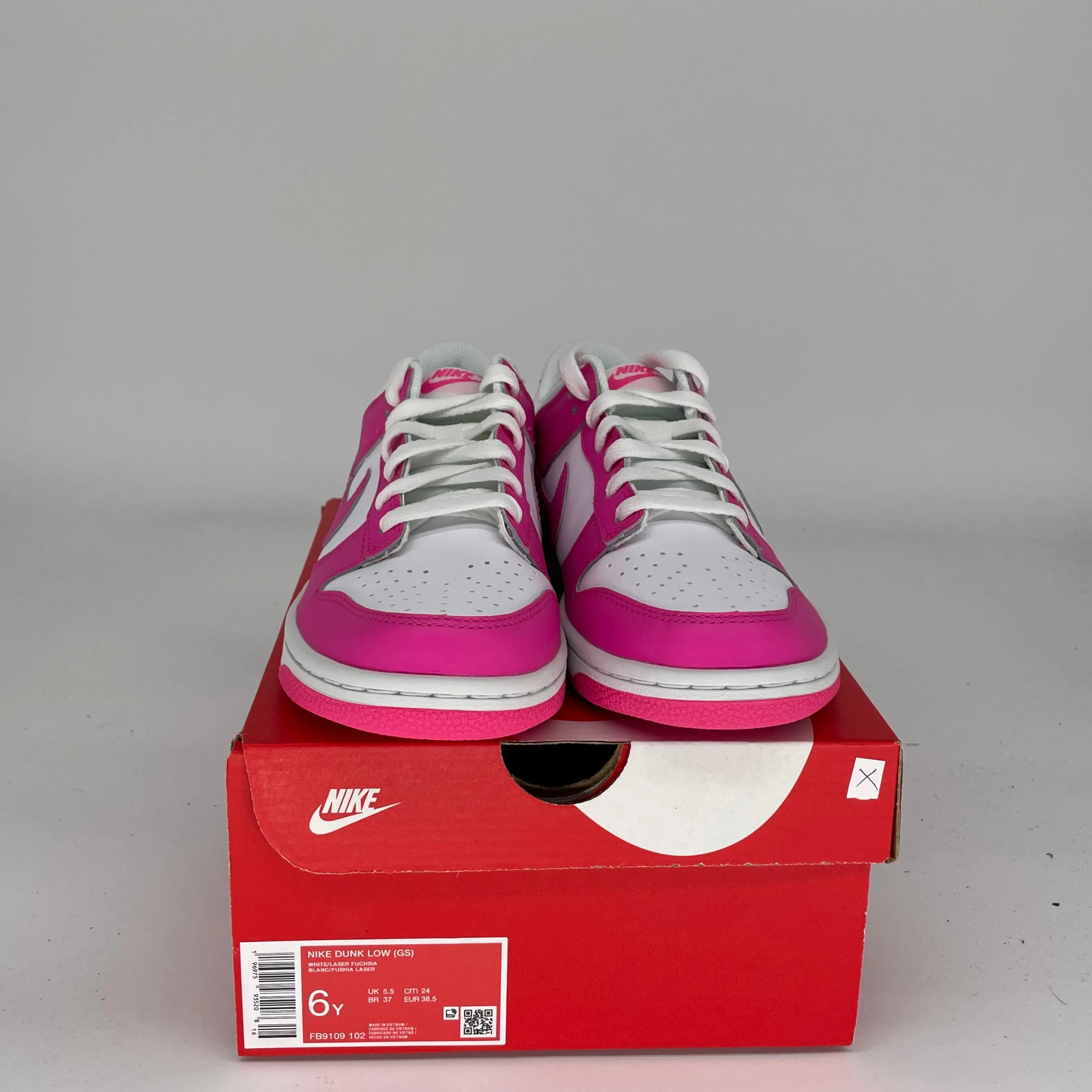 NIKE DUNK LOW LASER FUCHSIA SIZE 6Y FB9109-102