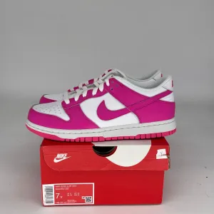 NIKE DUNK LOW LASER FUCHSIA SIZE 7Y FB9109-102