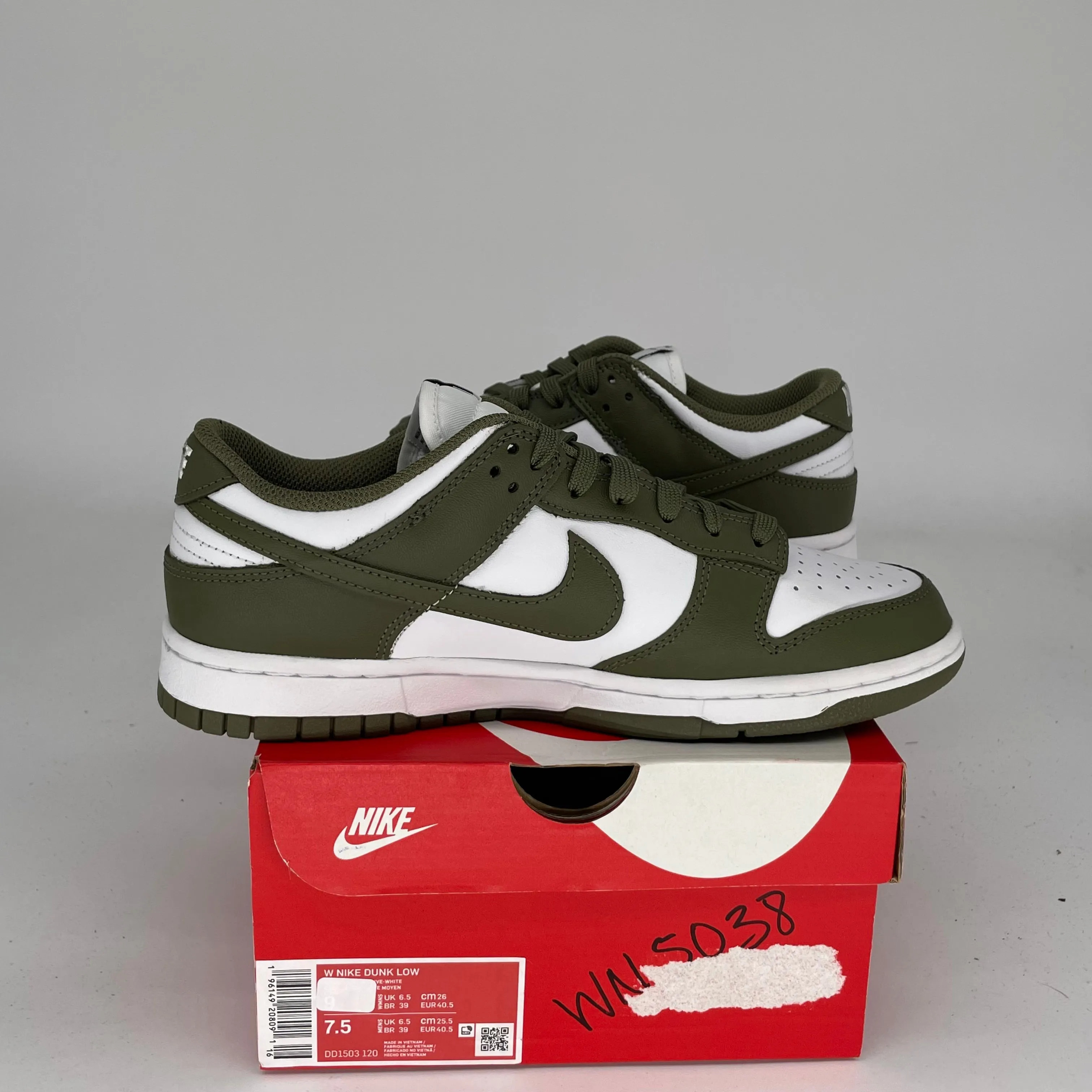 NIKE DUNK LOW MEDIUM OLIVE W SIZE 7.5/9W DD1503-120