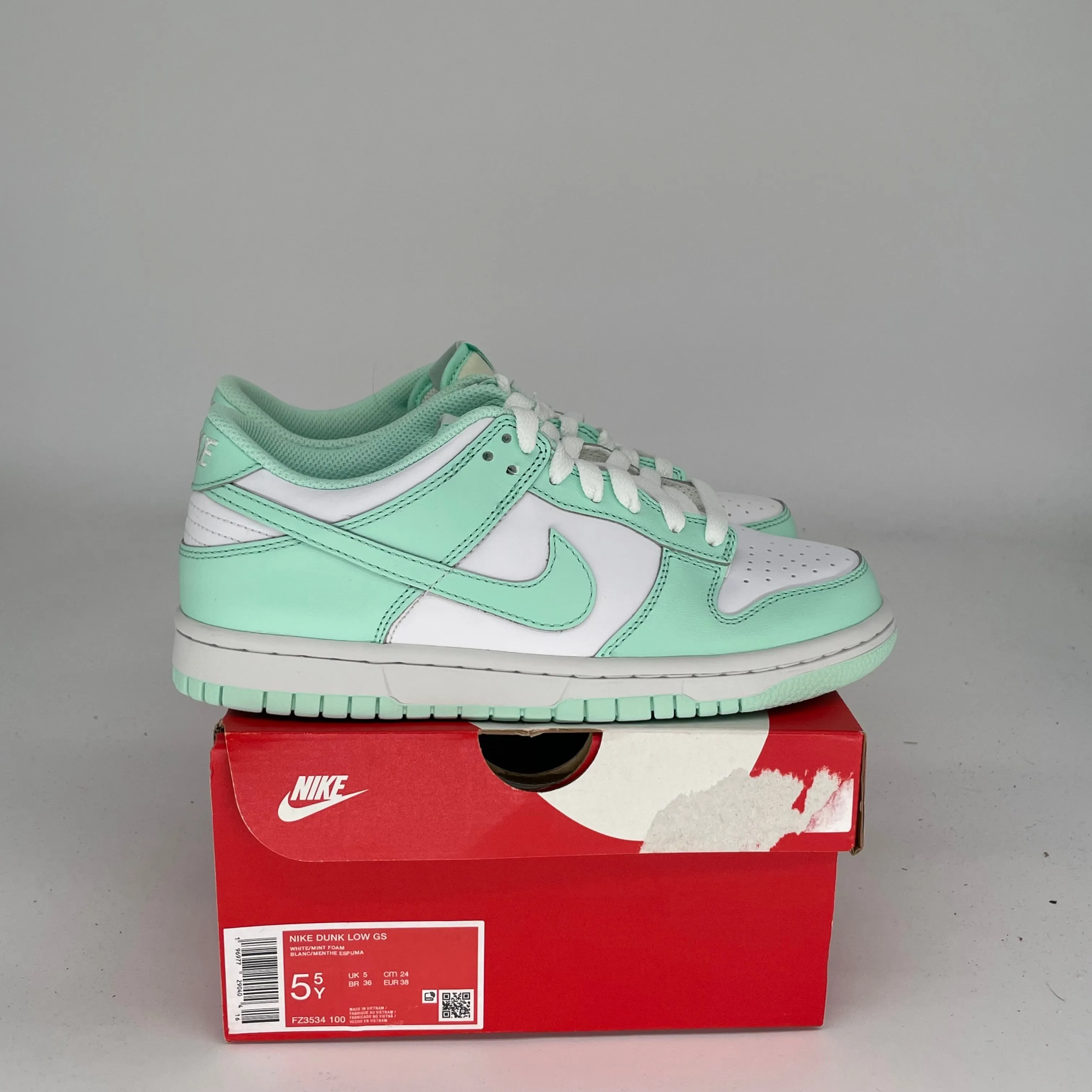 NIKE DUNK LOW MINT FOAM SIZE 5.5Y FZ3534-100