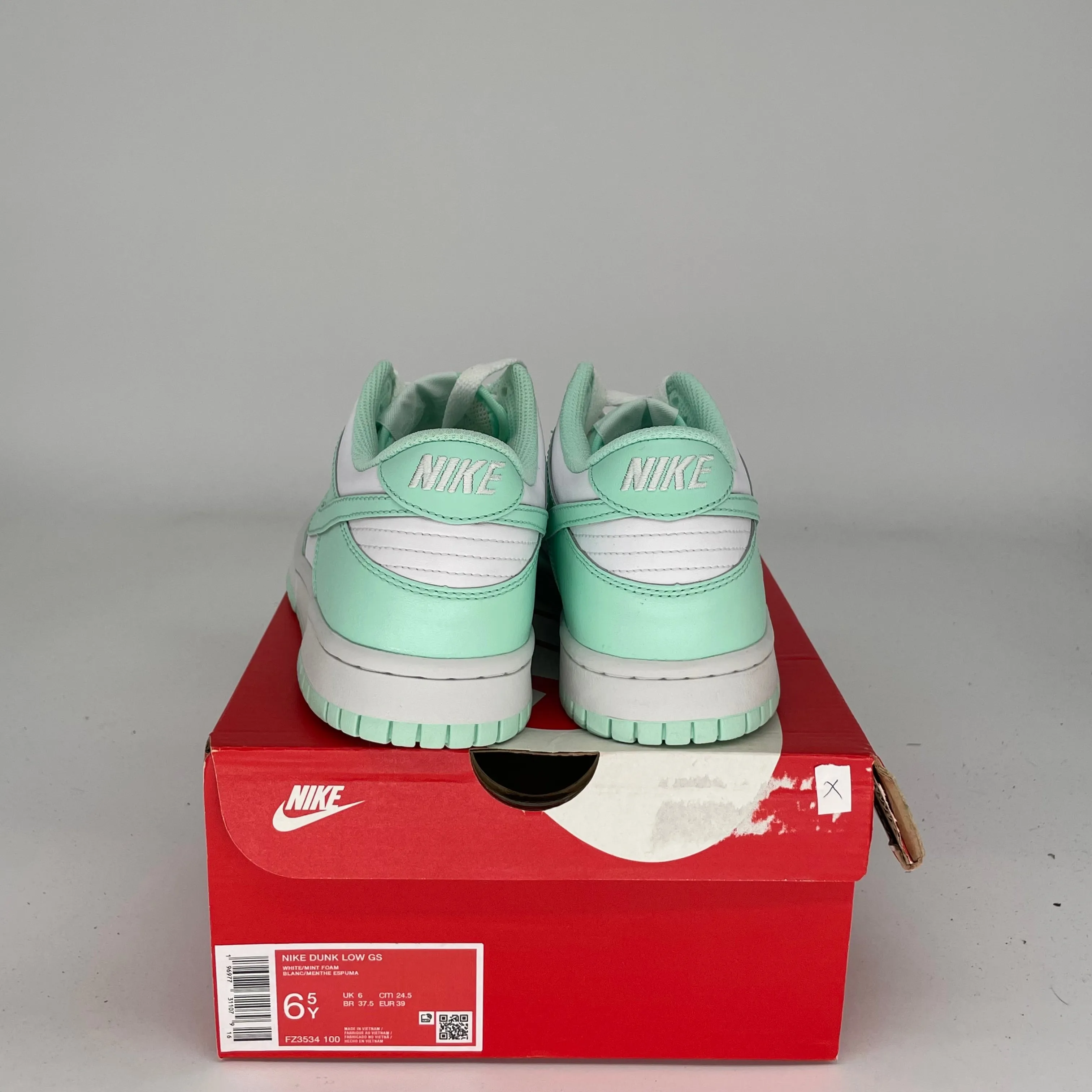 NIKE DUNK LOW MINT FOAM SIZE 6.5Y FZ3534-100
