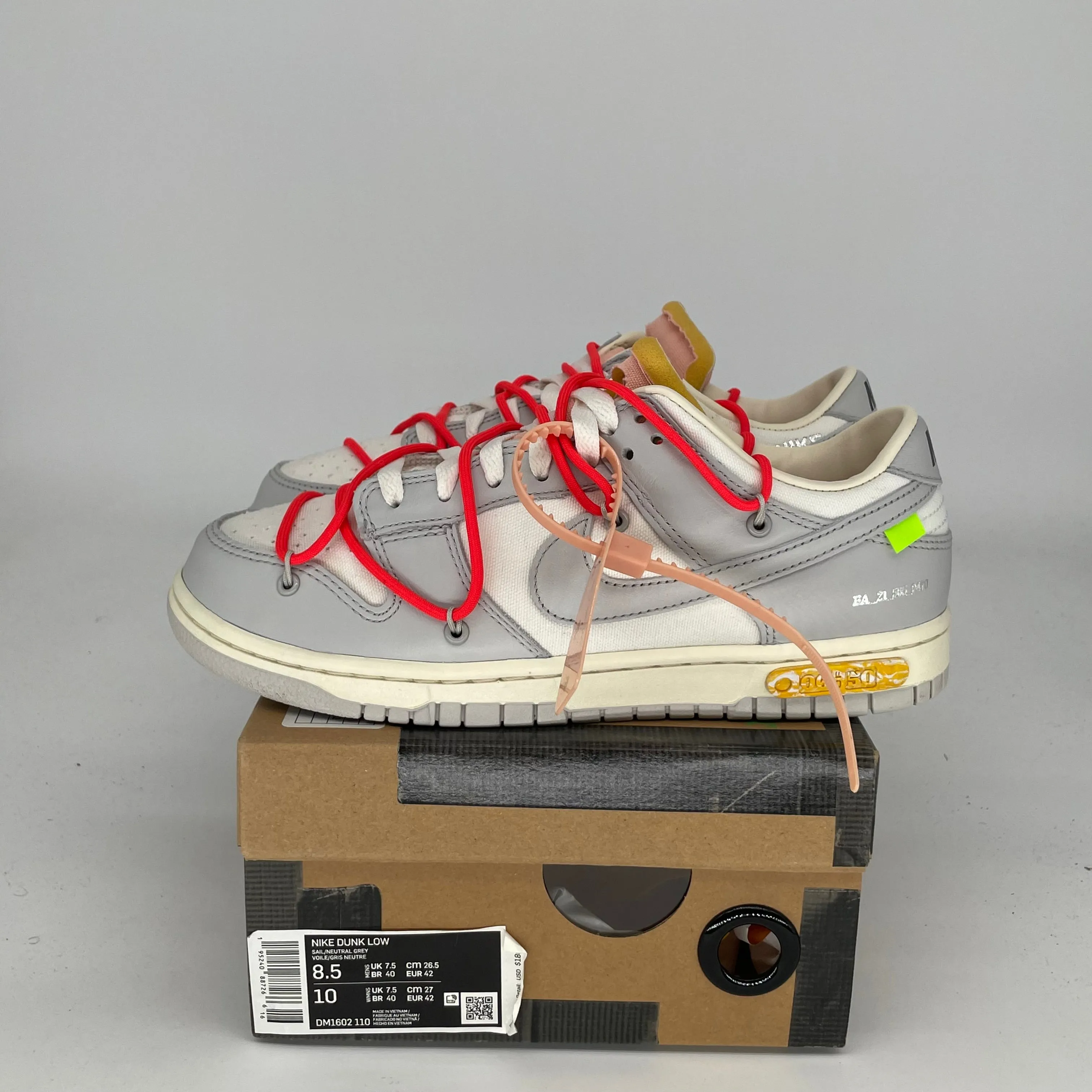 NIKE DUNK LOW OFF WHITE LOT 6 SIZE 8.5 DM1602-110