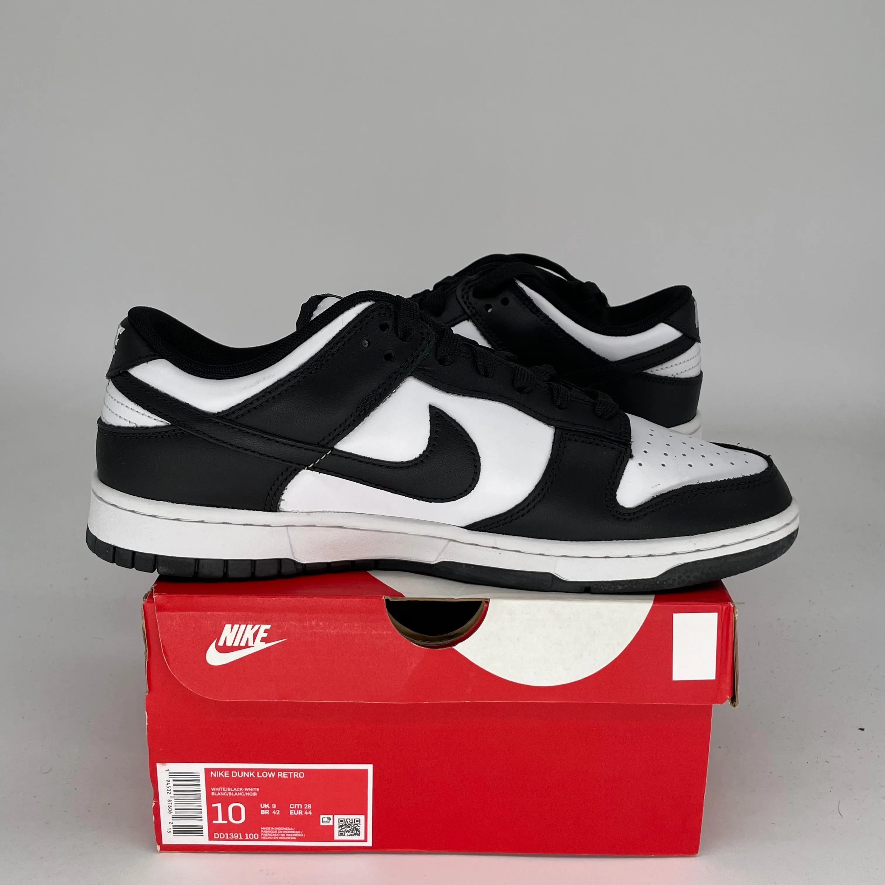 NIKE DUNK LOW PANDA SIZE 10 DD1391-100