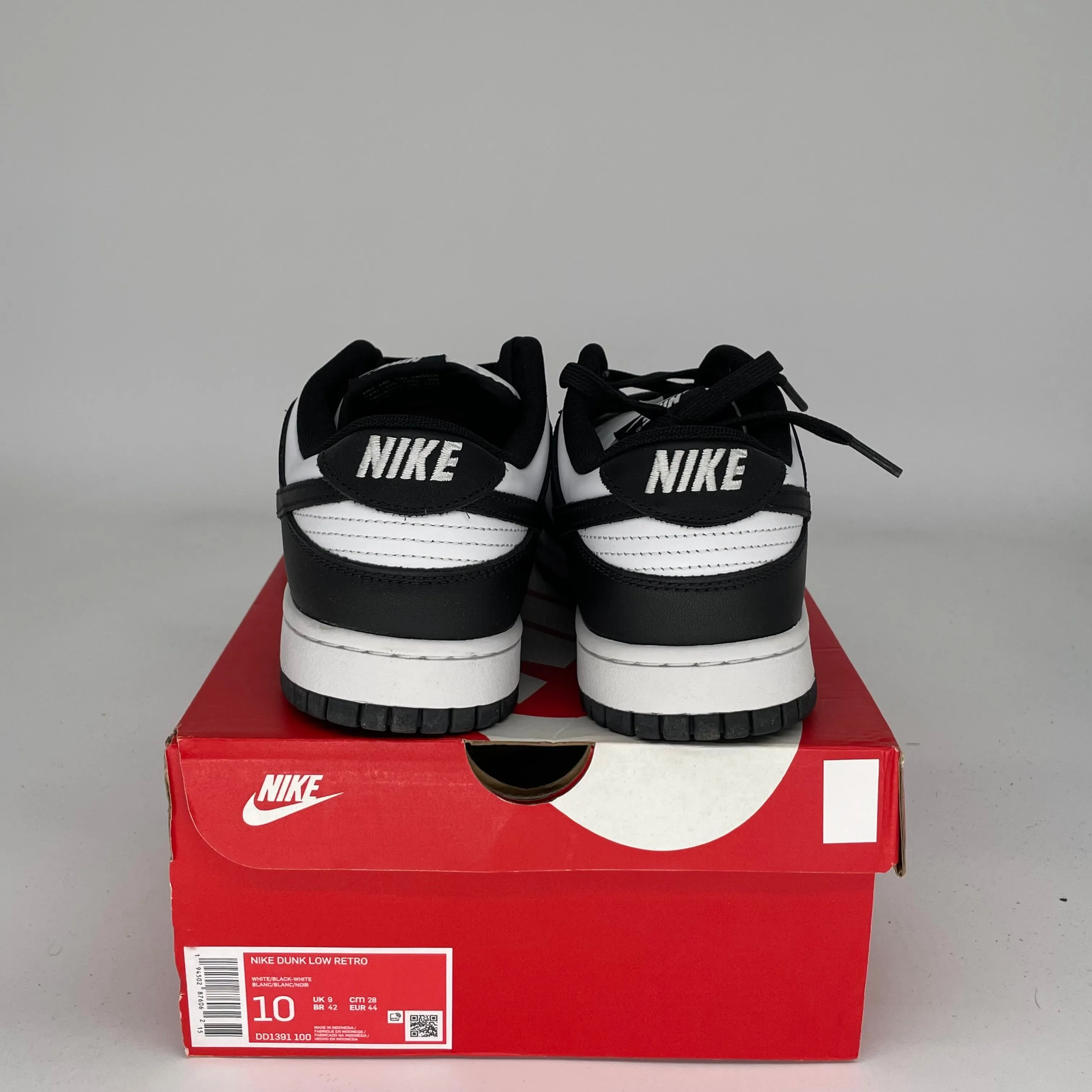 NIKE DUNK LOW PANDA SIZE 10 DD1391-100