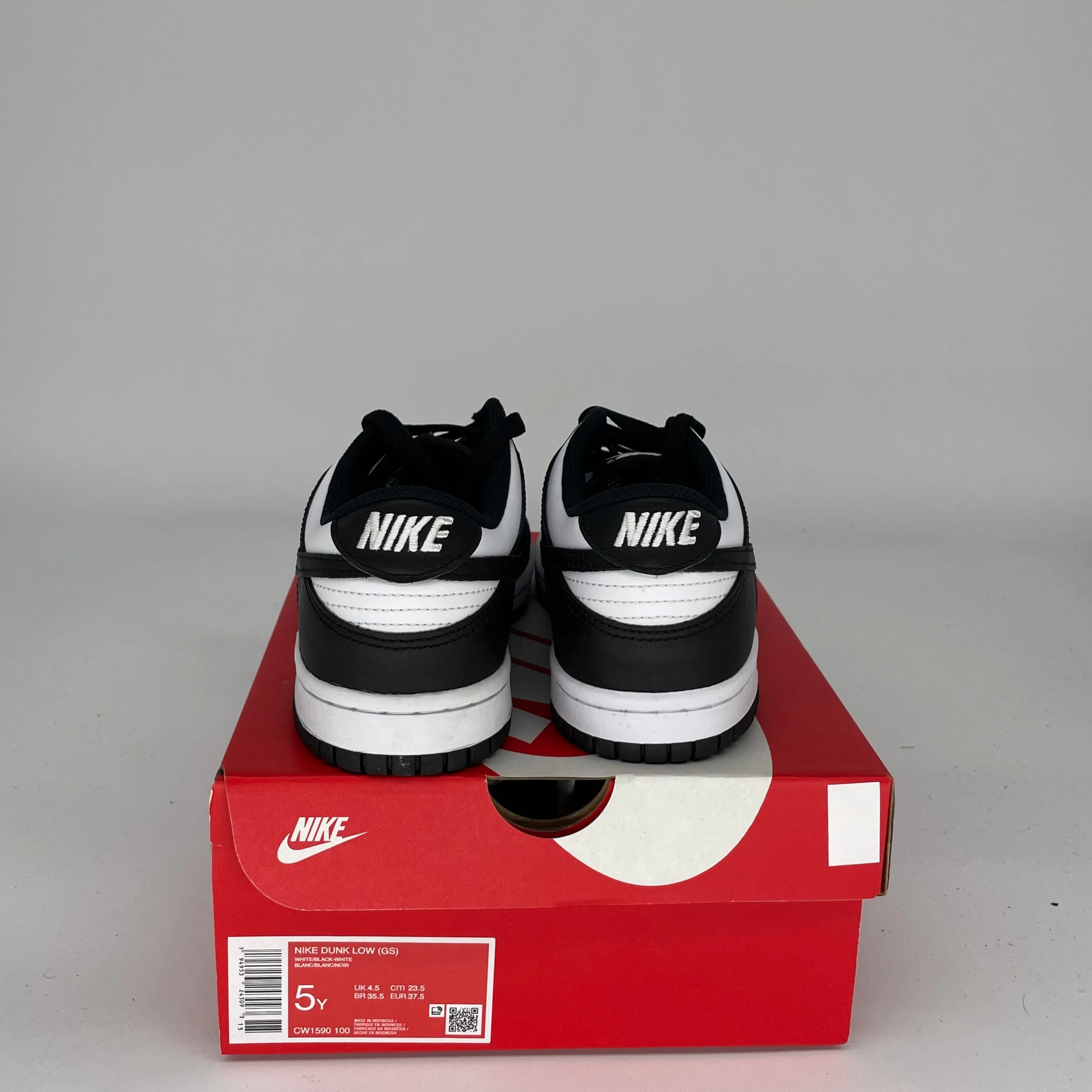 NIKE DUNK LOW PANDA SIZE 5Y CW1590-100